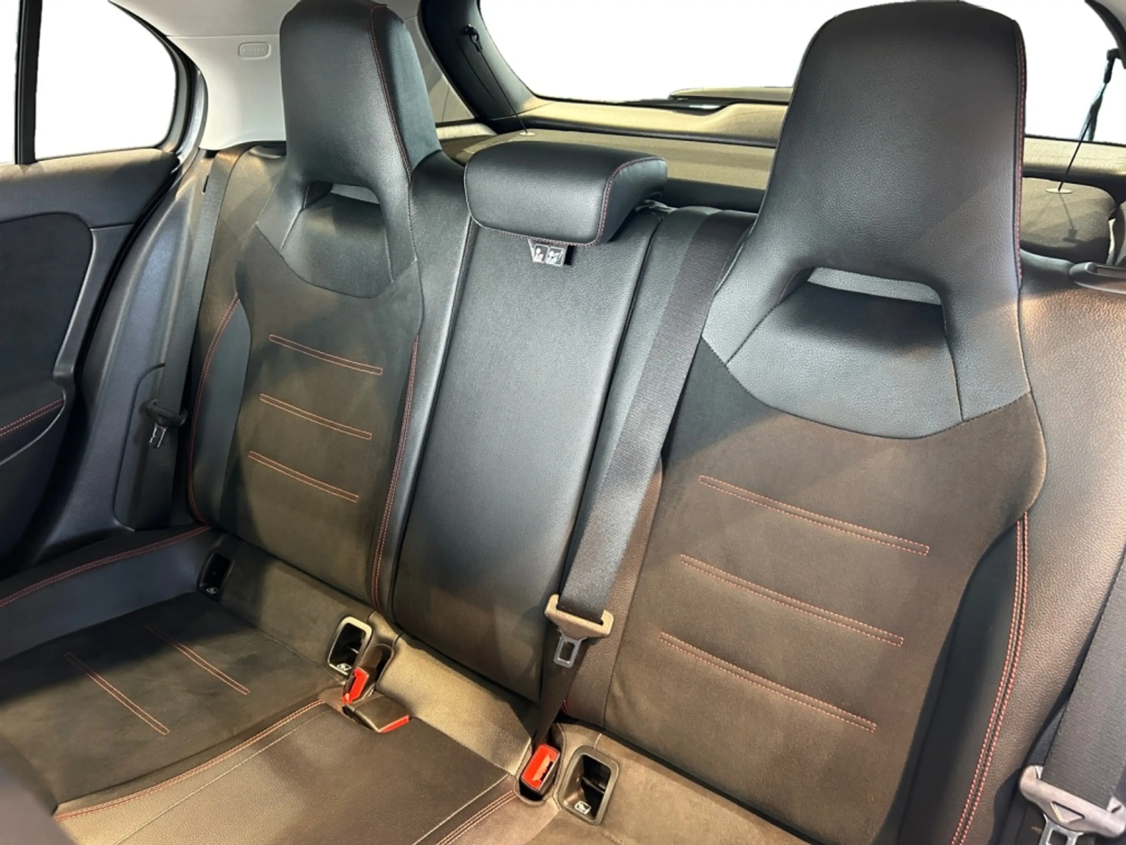 Mercedes-Benz A 180 AMG AMG+MBUX+Cam+Navi+Keyl+PTS+SHZ — photo 11
