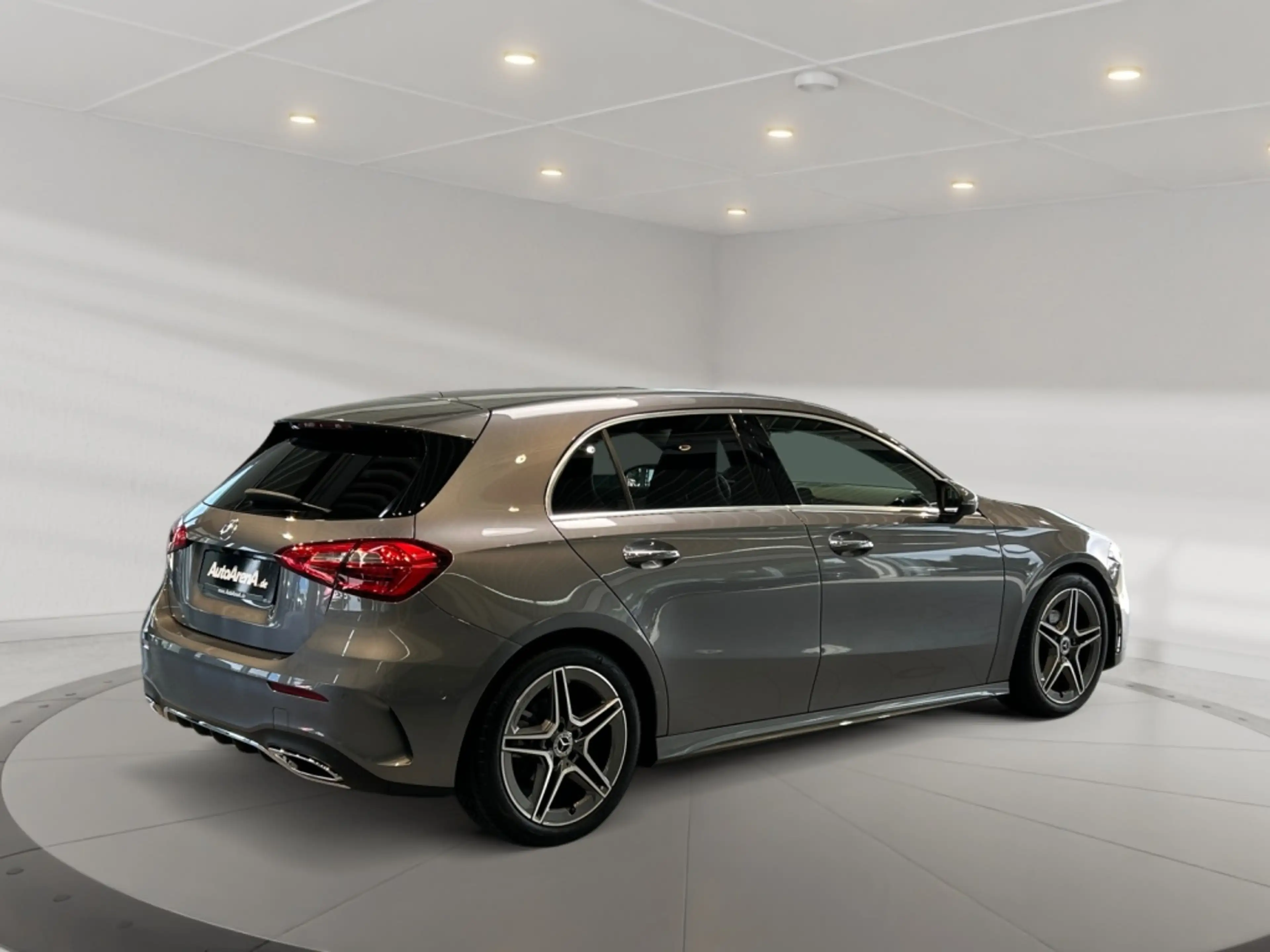 Mercedes-Benz A 180 AMG AMG+MBUX+Cam+Navi+Keyl+PTS+SHZ — photo 4
