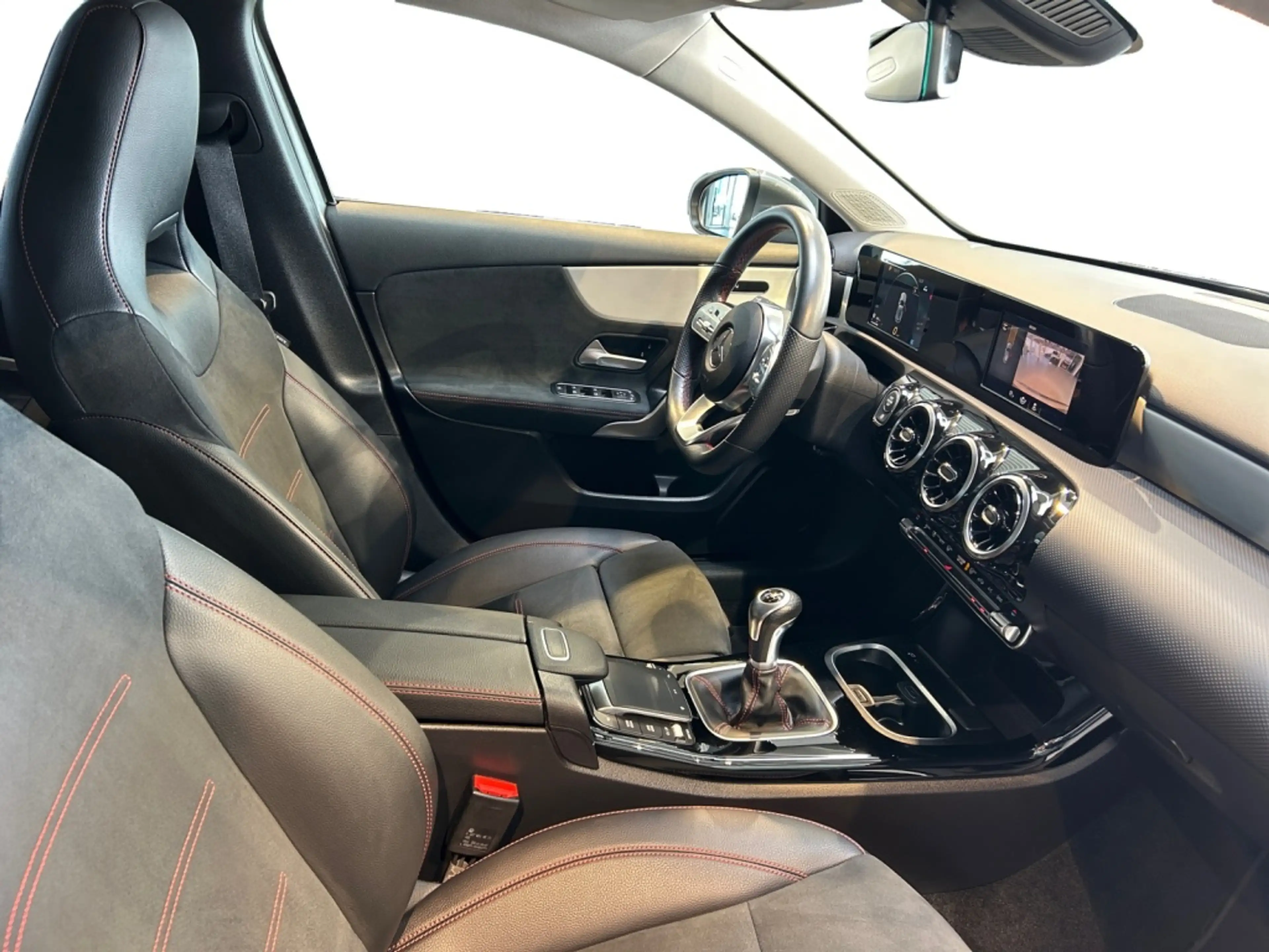 Mercedes-Benz A 180 AMG AMG+MBUX+Cam+Navi+Keyl+PTS+SHZ — photo 10