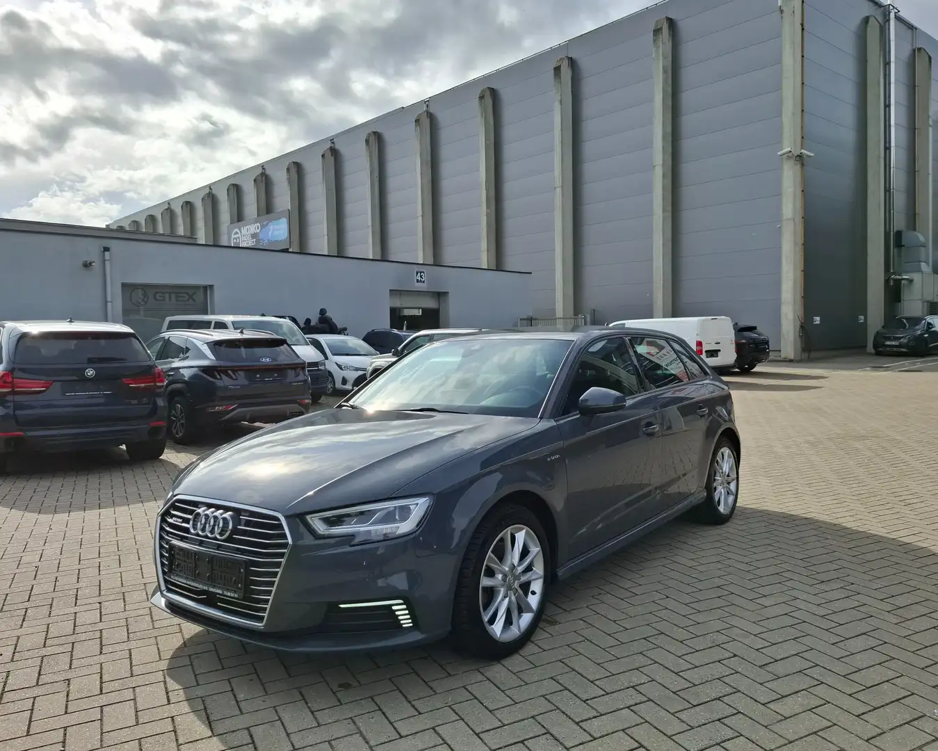 Audi A3 A3 Sportback e-tron 1.4 TFSI PHEV S tronic 150 kw Gris - 1