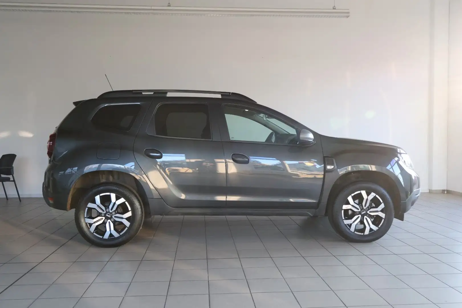 Dacia Duster II Journey LED Kamera CarPlay Sitzheizung Grau - 2