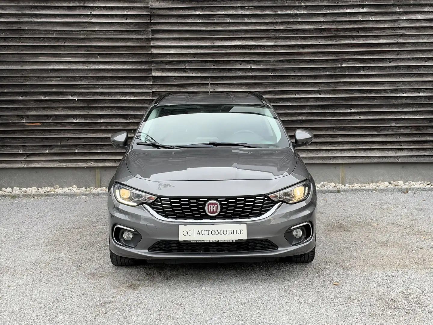 Fiat Tipo 1.4 T-Jet Lounge *AHK*XENON*RFK*NAVI* Grau - 1