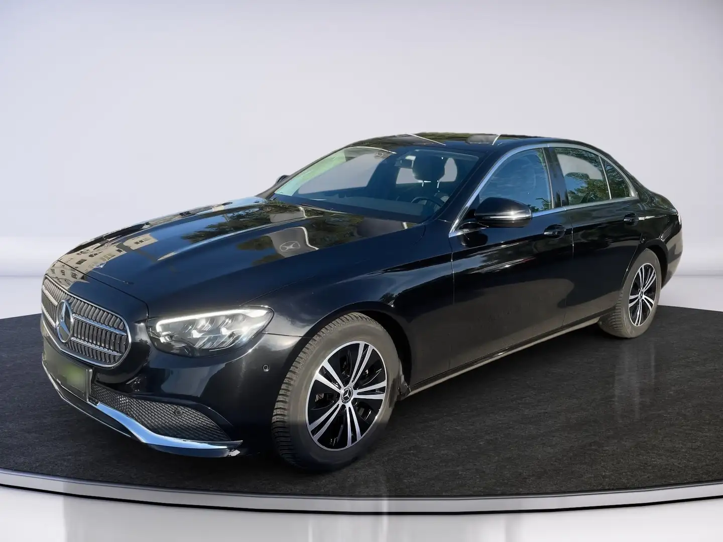 Mercedes-Benz E 200 AHK AUT Kam. KlimaA LED LM Navi PDC SHZ Schwarz - 2