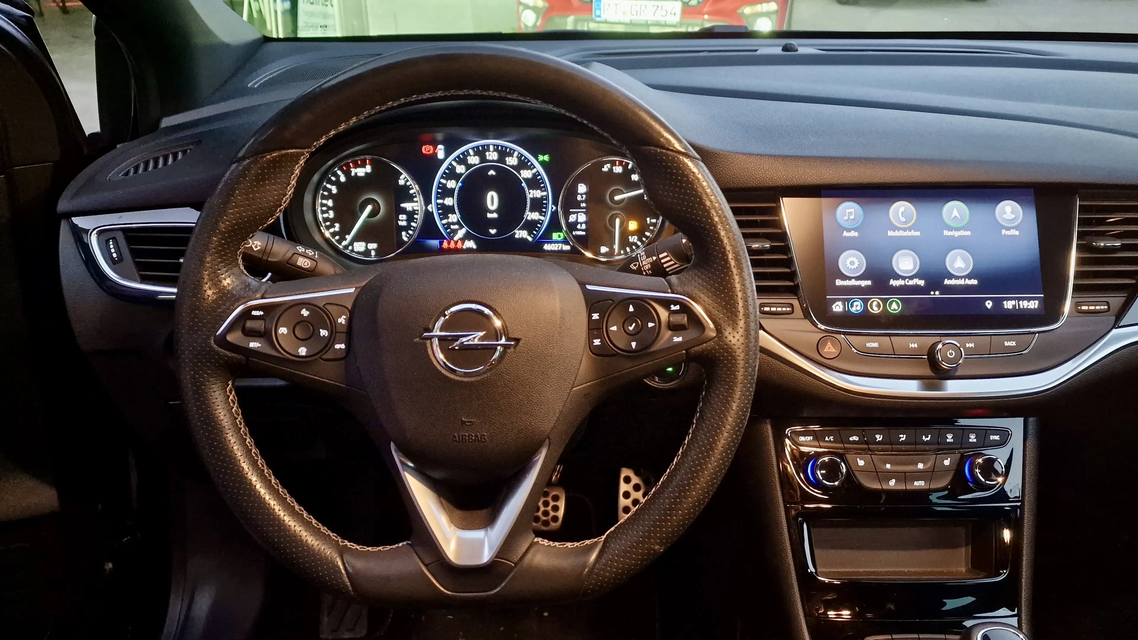 Opel Astra Sport_Tourer+/Elegance/LED/NAVI/AHK/Front/Rückfahr — photo 14