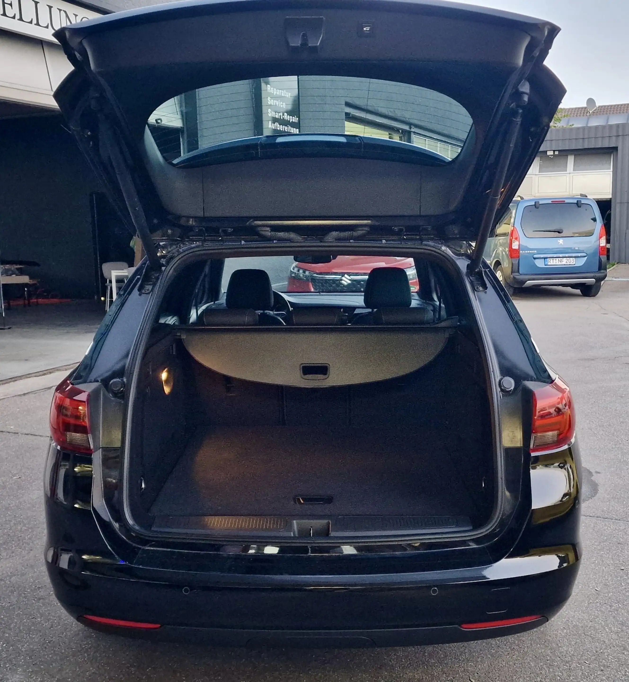 Opel Astra Sport_Tourer+/Elegance/LED/NAVI/AHK/Front/Rückfahr — photo 12