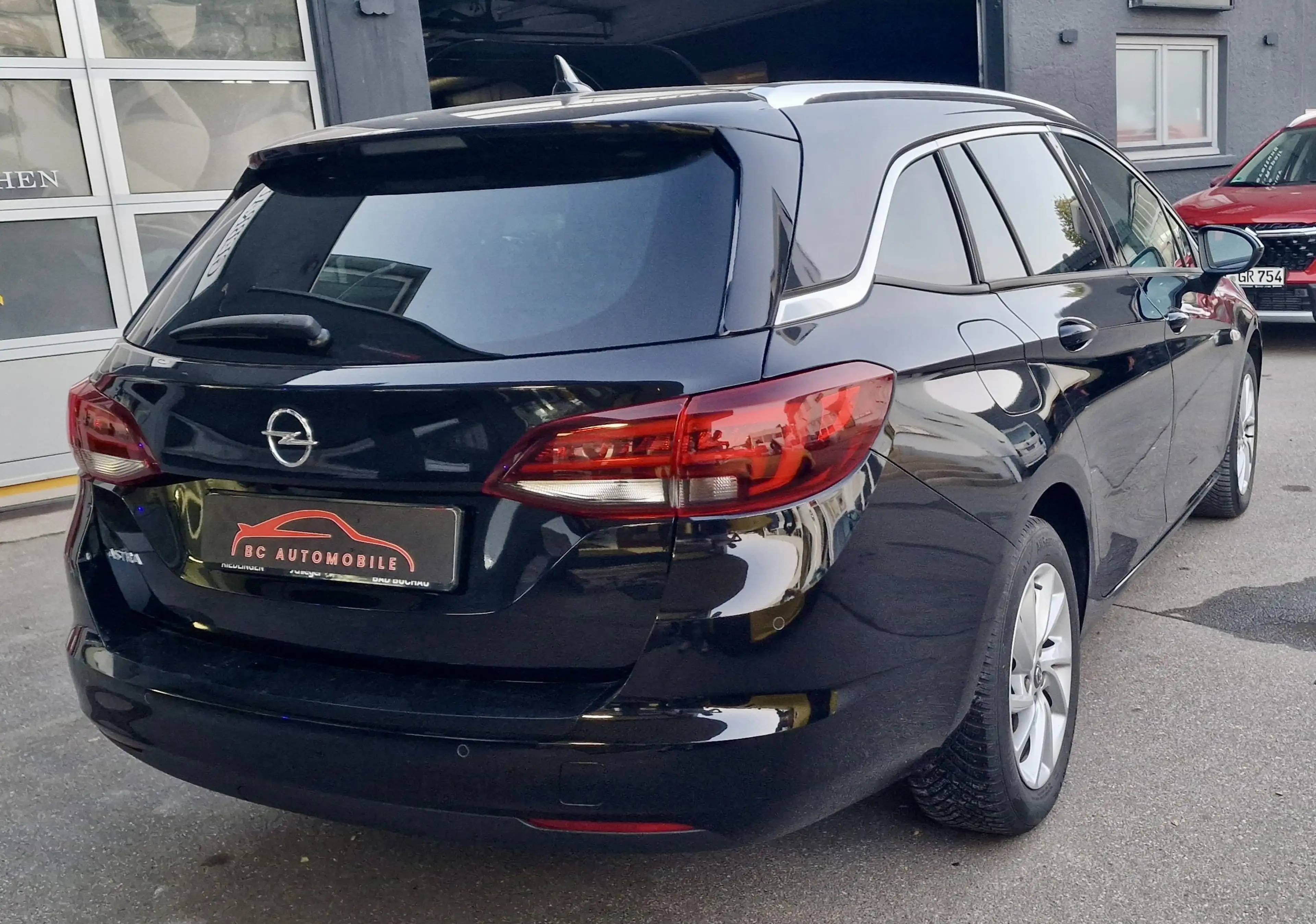 Opel Astra Sport_Tourer+/Elegance/LED/NAVI/AHK/Front/Rückfahr