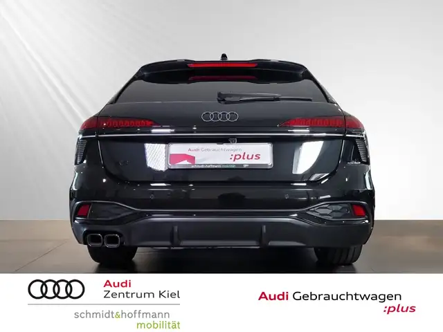 Audi A6 Avant view 5