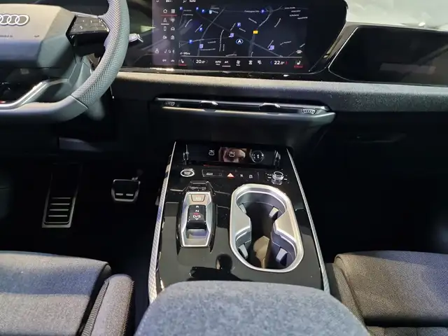 Audi A6 Avant view 12