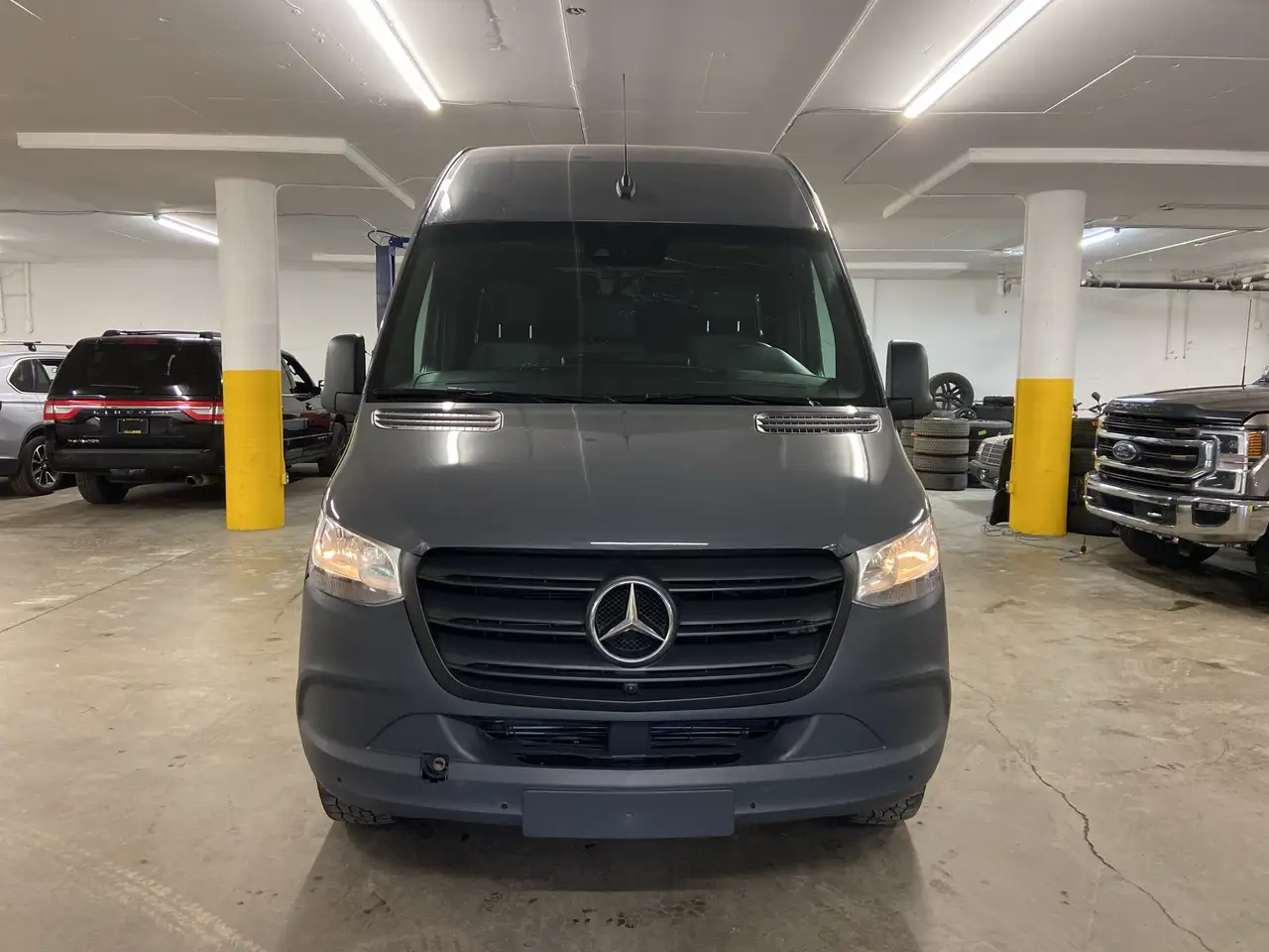 Mercedes-Benz Sprinter снимка Mercedes-Benz Sprinter