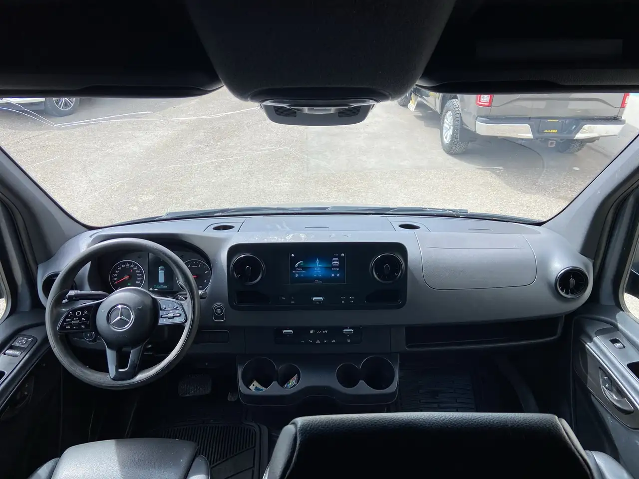 Mercedes-Benz Sprinter снимка Mercedes-Benz Sprinter