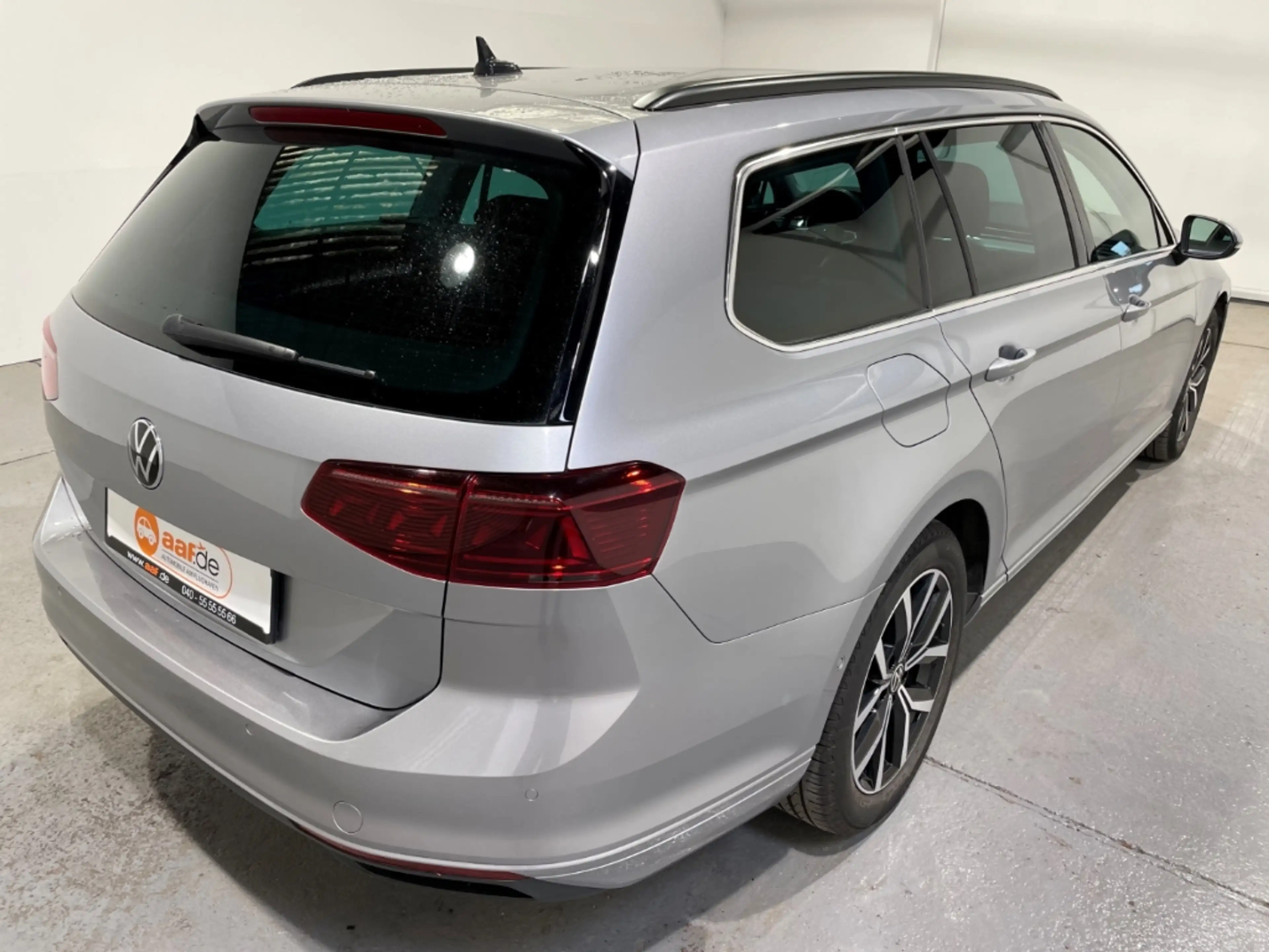Volkswagen Passat Variant 2.0 TDI DSG Business EU6d Navi LED ACC — photo 3