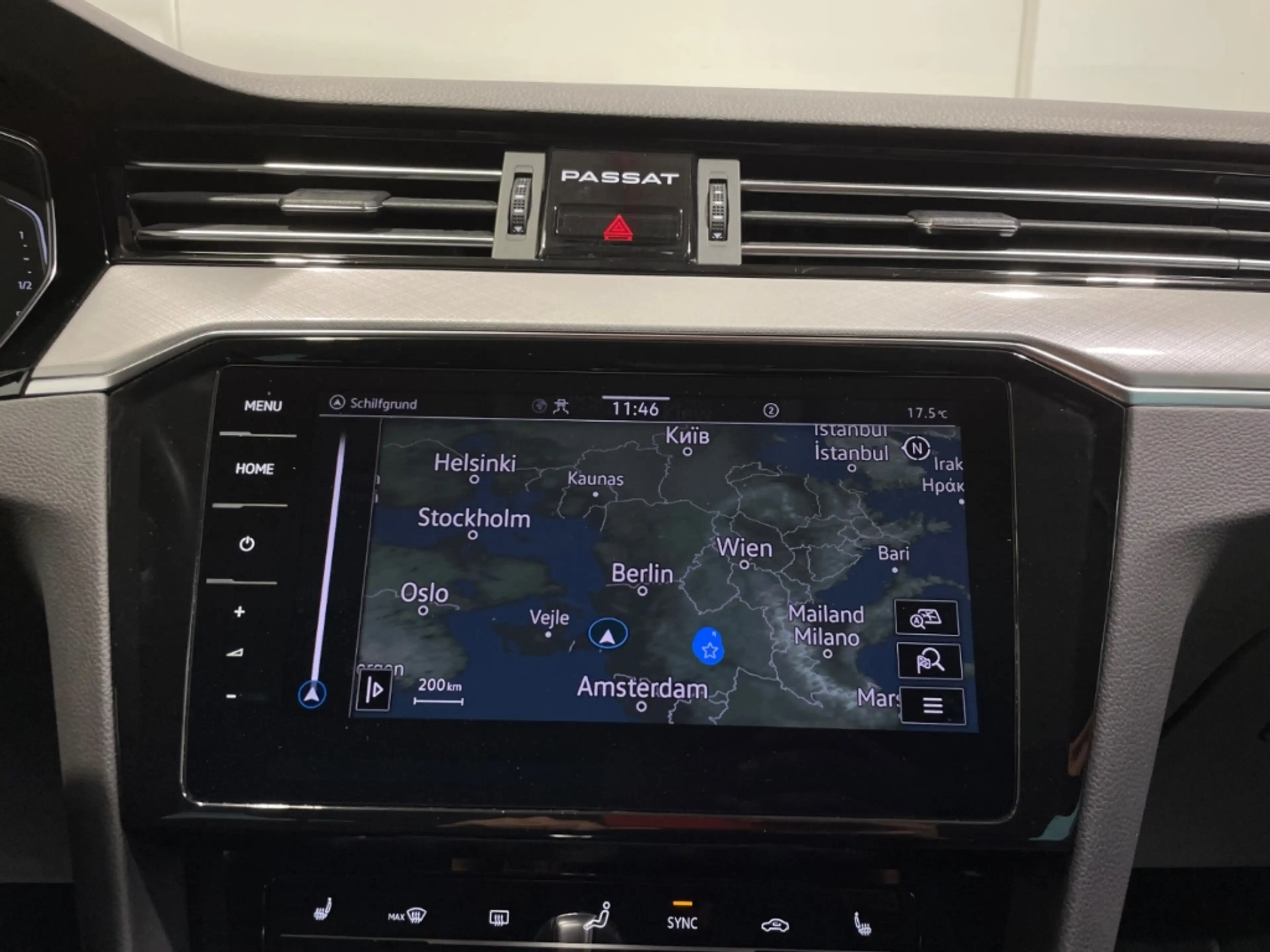 Volkswagen Passat Variant 2.0 TDI DSG Business EU6d Navi LED ACC — photo 12