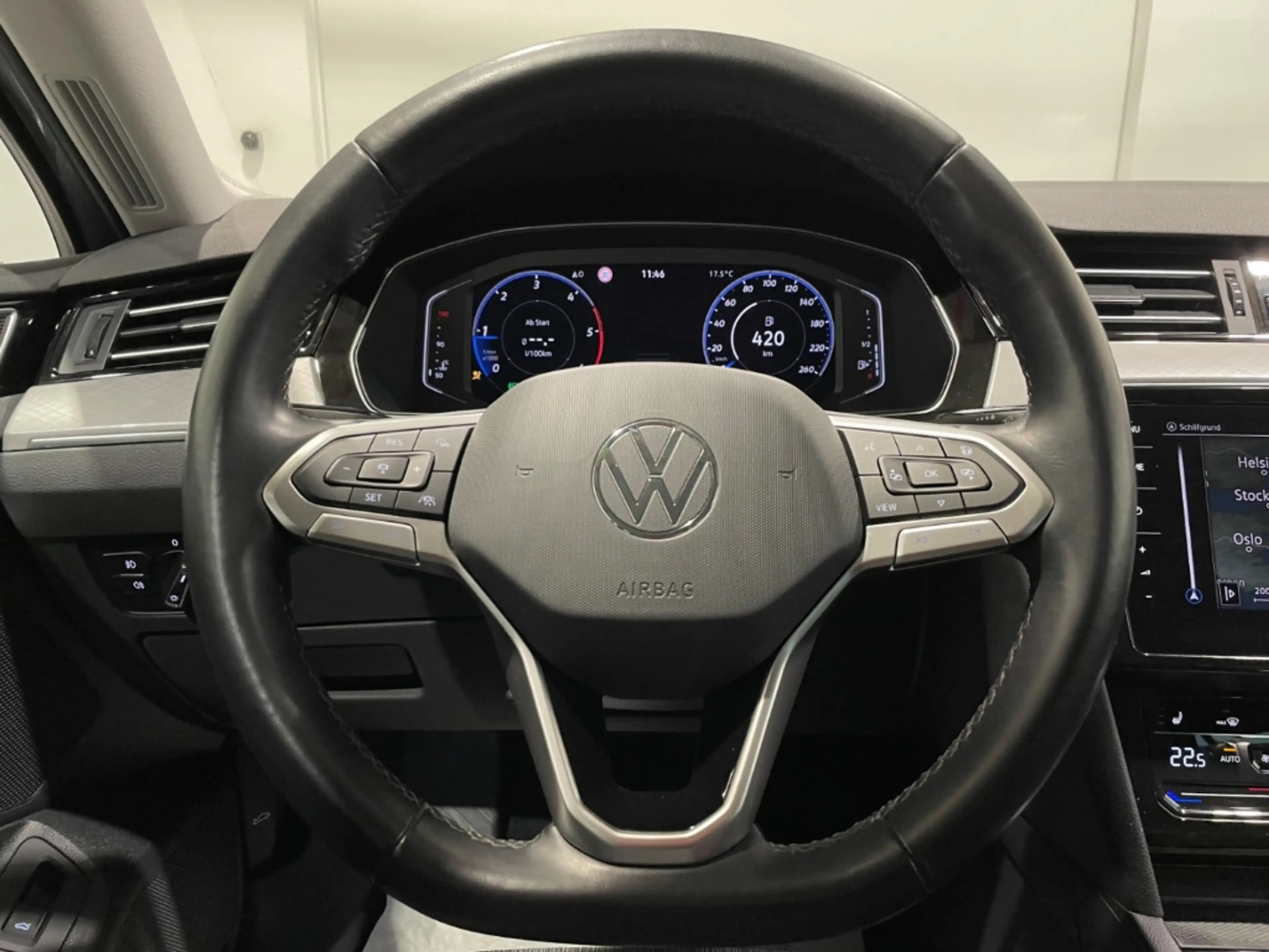 Volkswagen Passat Variant 2.0 TDI DSG Business EU6d Navi LED ACC — photo 11
