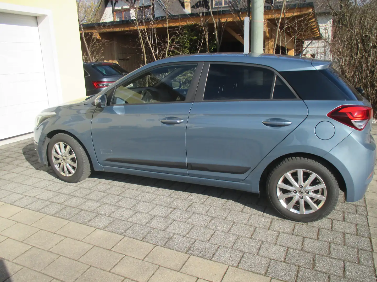 Hyundai i20 i20 1,25 Edition 25 Edition 25 Blau - 2