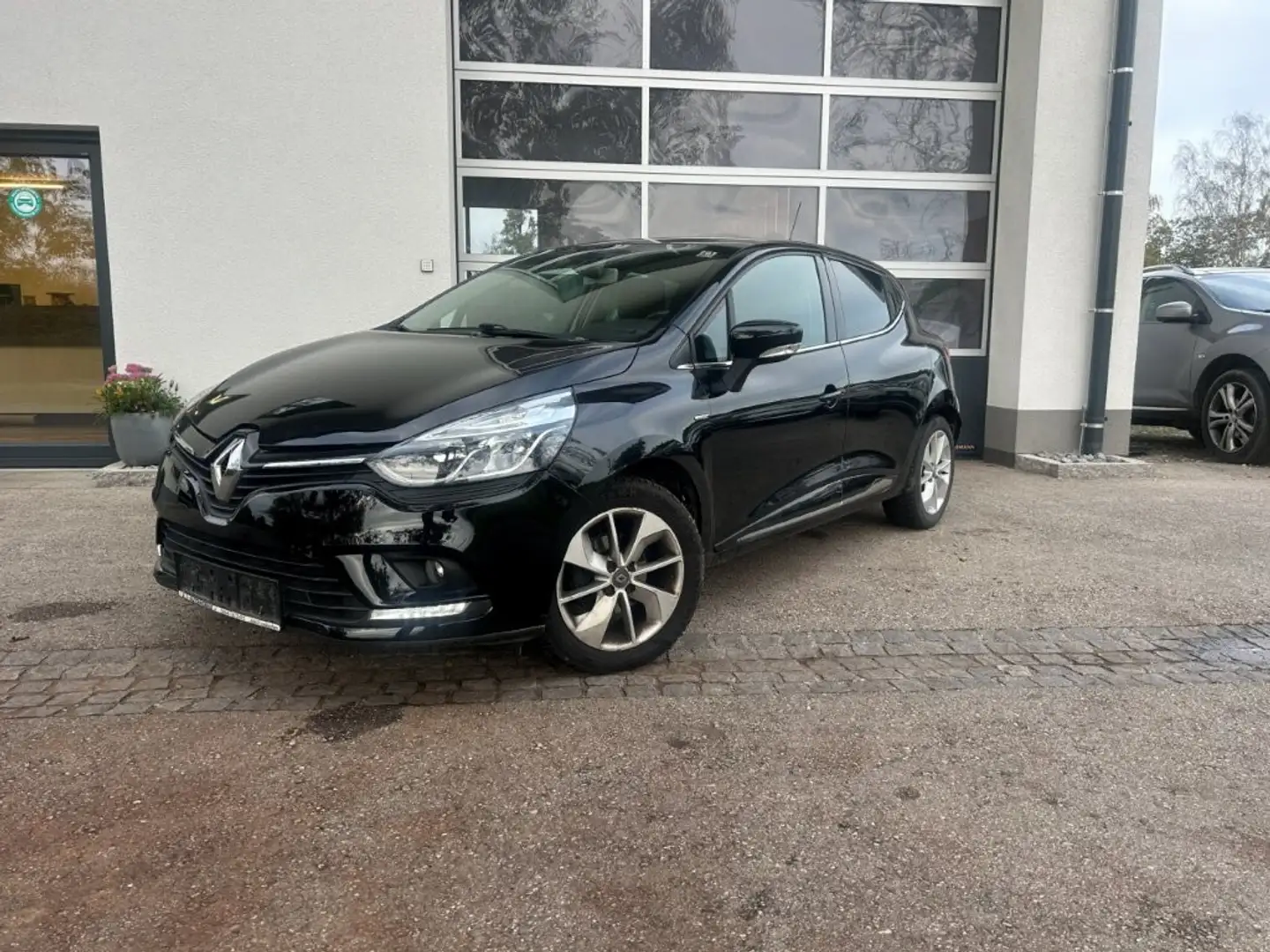 Renault Clio IV 0.9 TCe 90 eco² Limited ENERGY Schwarz - 1