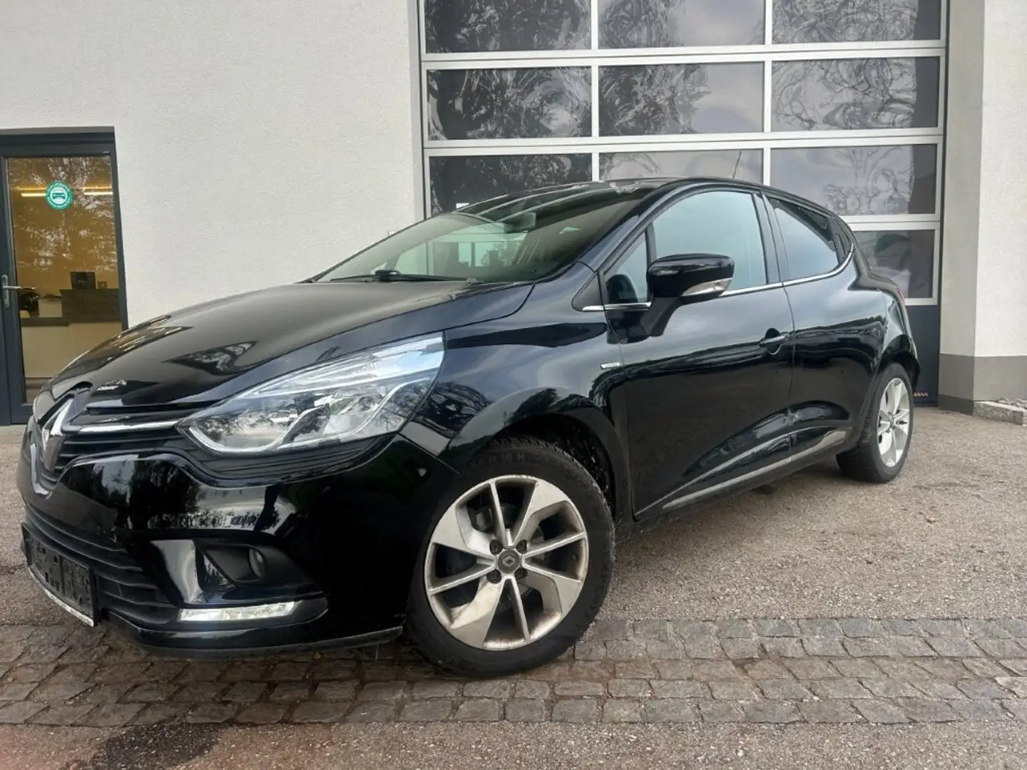 Renault Clio IV 0.9 TCe 90 eco² Limited ENERGY Schwarz - 2