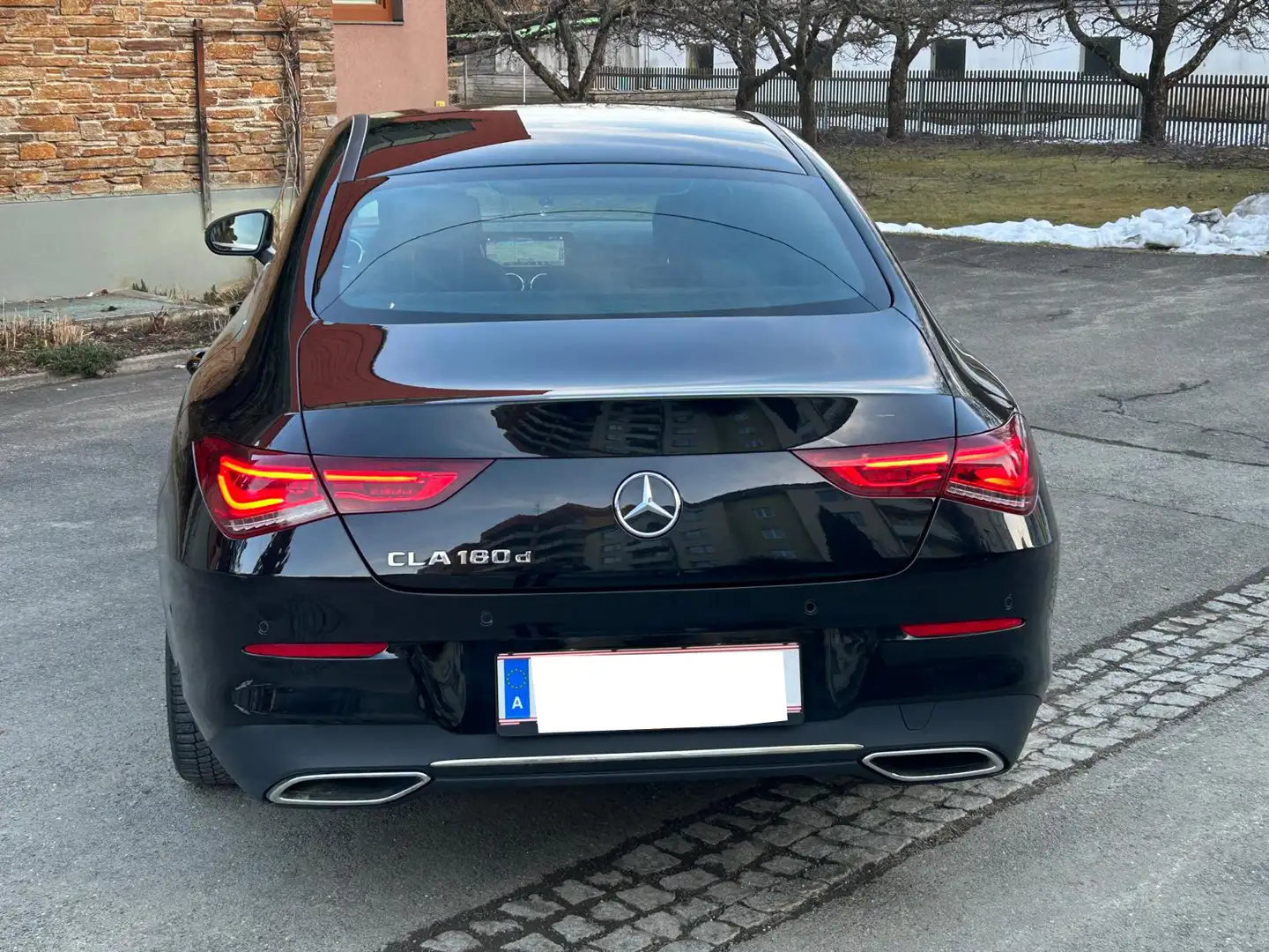 Mercedes-Benz CLA 180 CLA 180 d Aut. Schwarz - 2