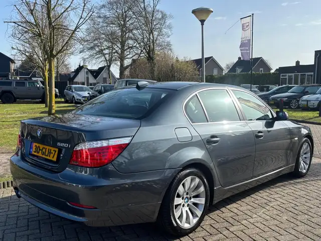 BMW 5 Series view 5