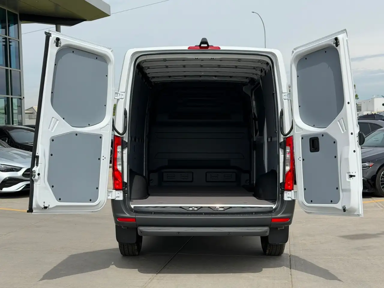 Mercedes-Benz Sprinter photo Mercedes-Benz Sprinter