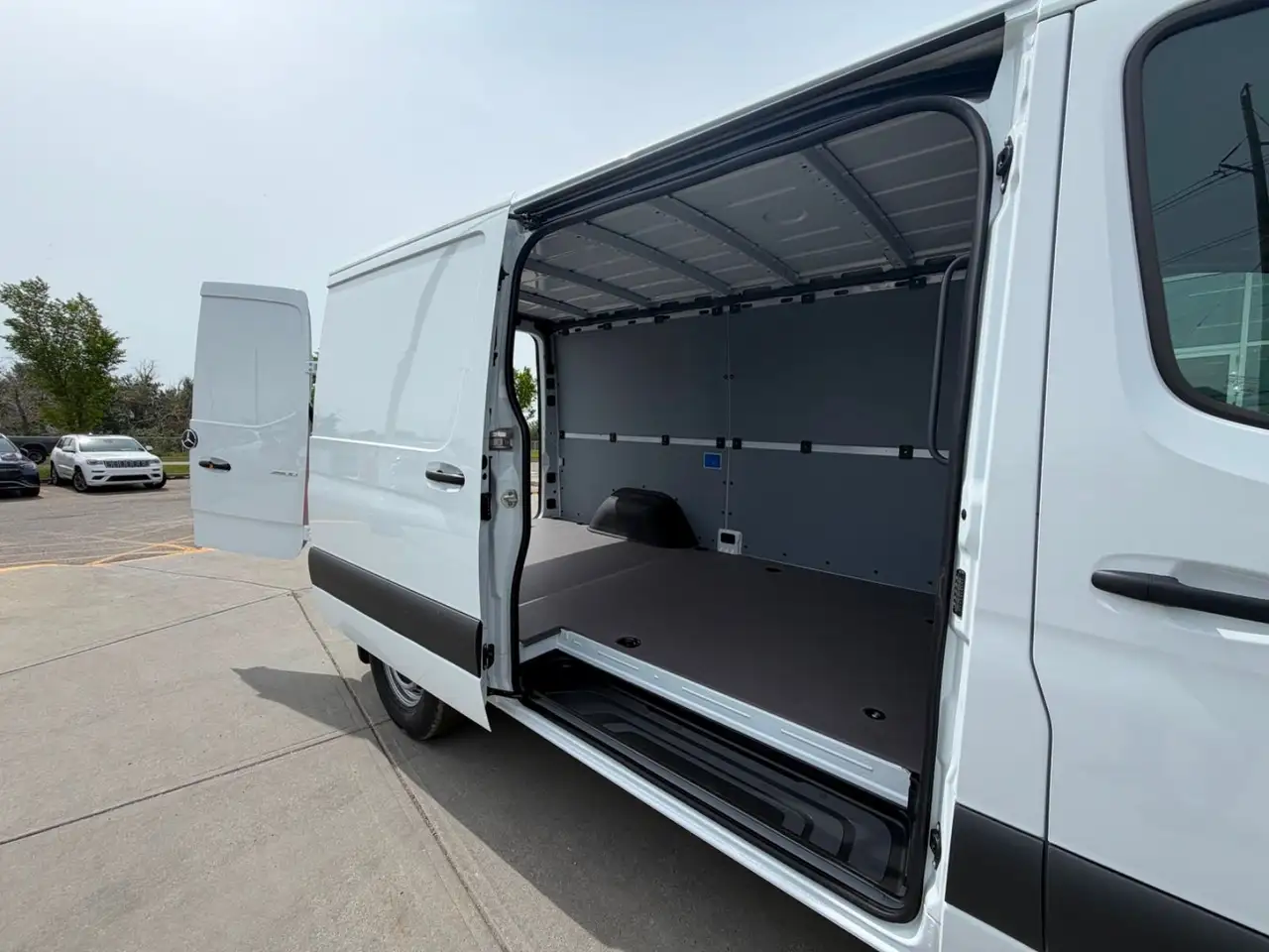 Mercedes-Benz Sprinter photo Mercedes-Benz Sprinter