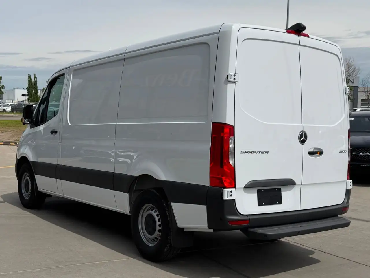 Mercedes-Benz Sprinter photo Mercedes-Benz Sprinter