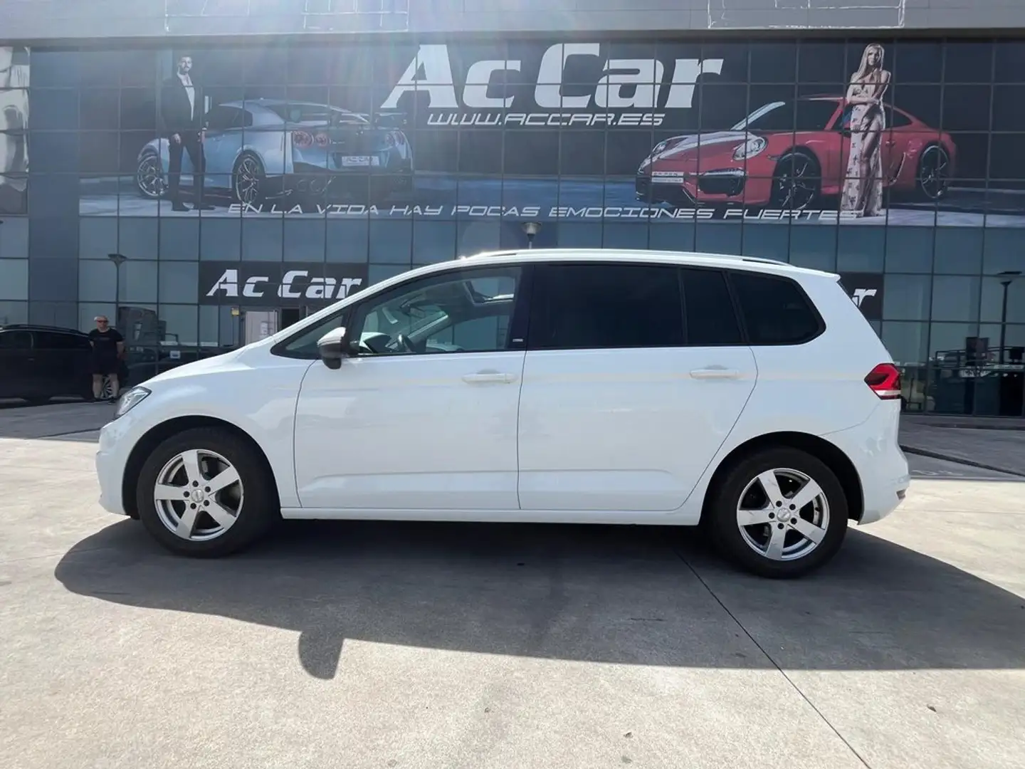 Volkswagen Touran Advance 1.6 TDI 85kW (115CV) Blanco - 2