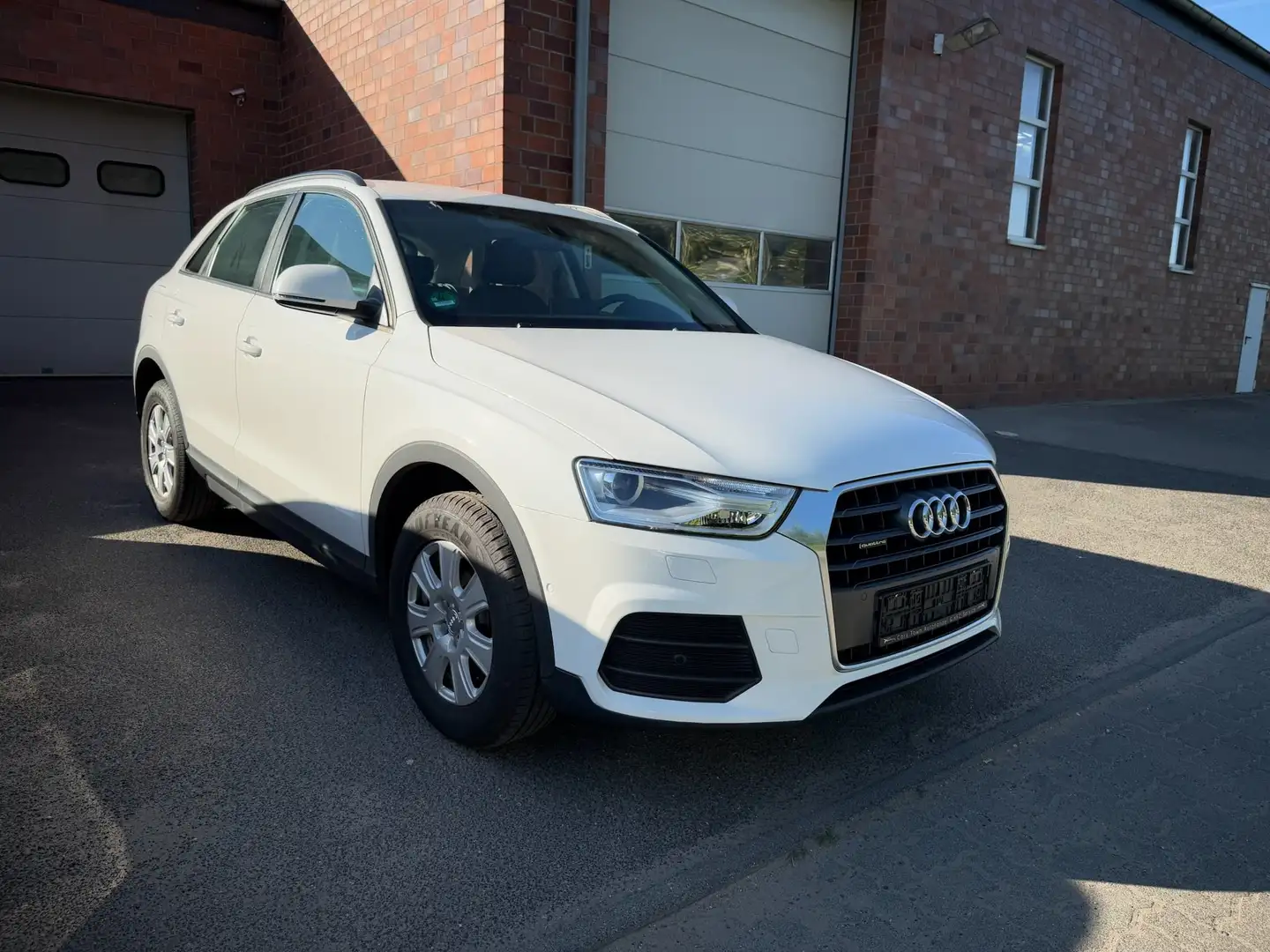 Audi Q3 S Tronic Quattro 2.0 TFSI 1. Hand Weiß - 1