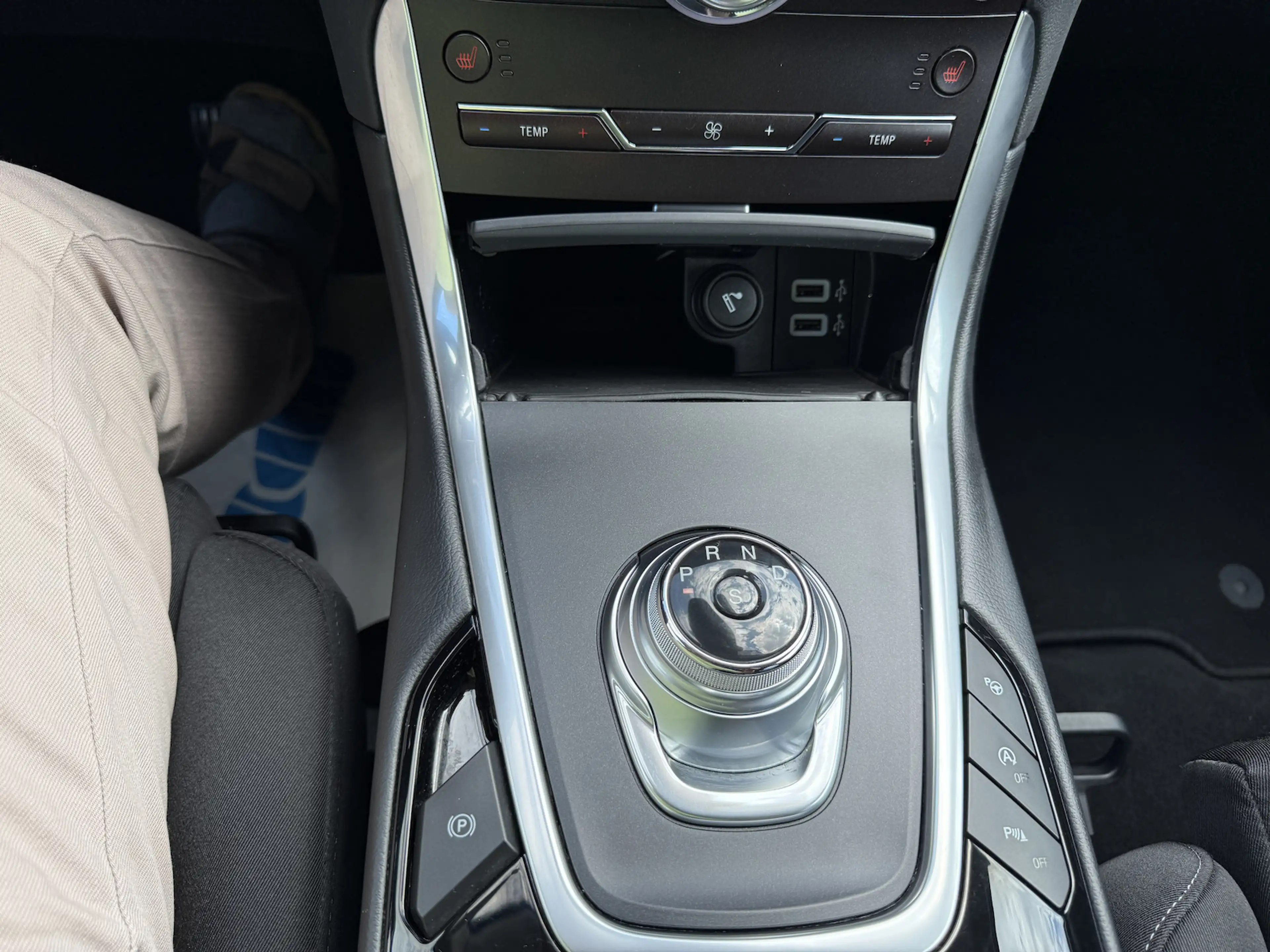 Ford S-Max Titanium 2,0 TDCI Aut Navi LED Temp SHA TWA PDC Al — photo 10