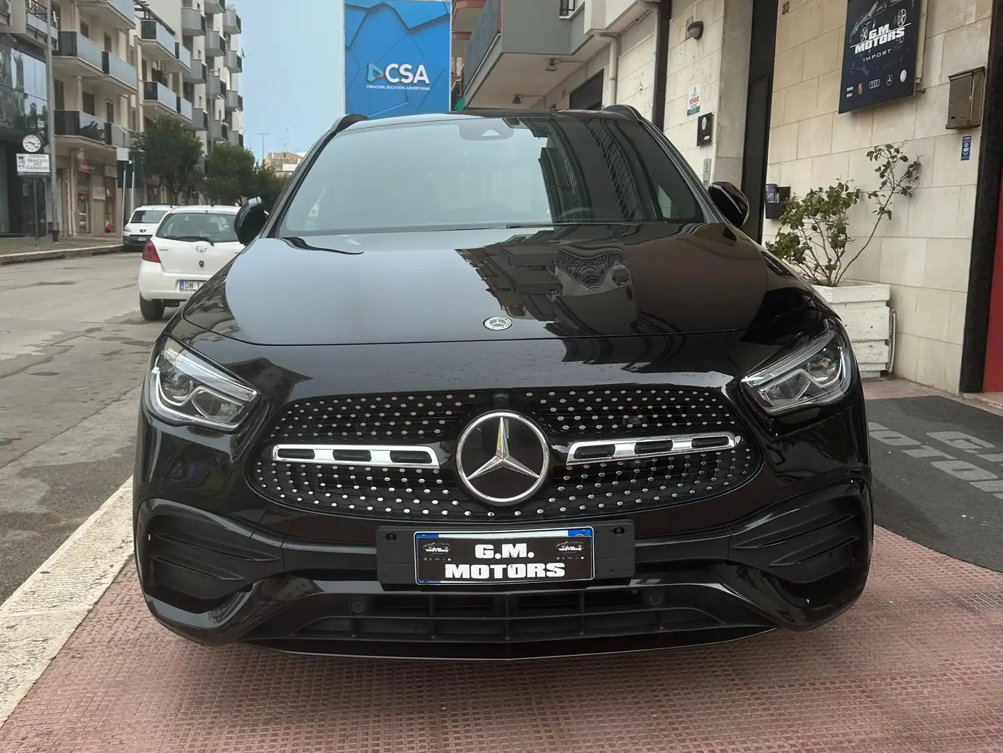 Mercedes-Benz GLA 200 GLA 200 d Premium auto Zwart - 2