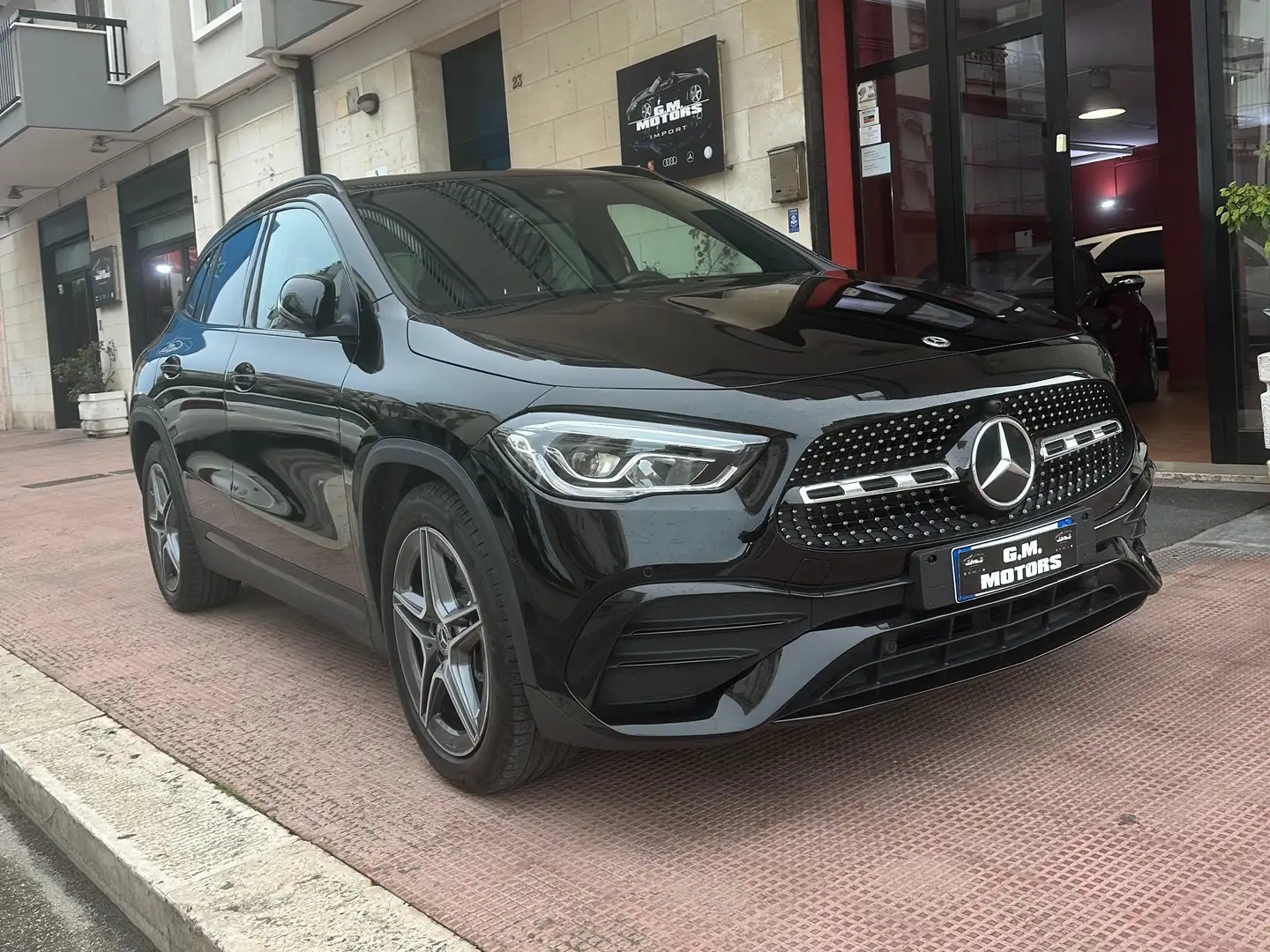 Mercedes-Benz GLA 200 GLA 200 d Premium auto Zwart - 1