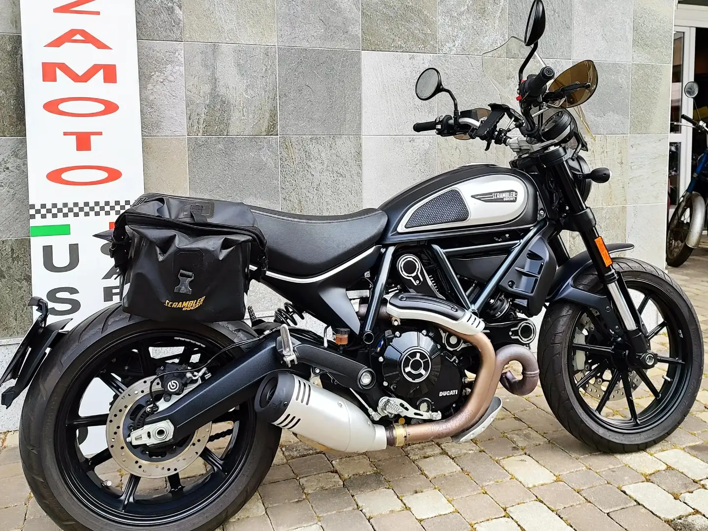 Ducati Scrambler 800 Negru - 2