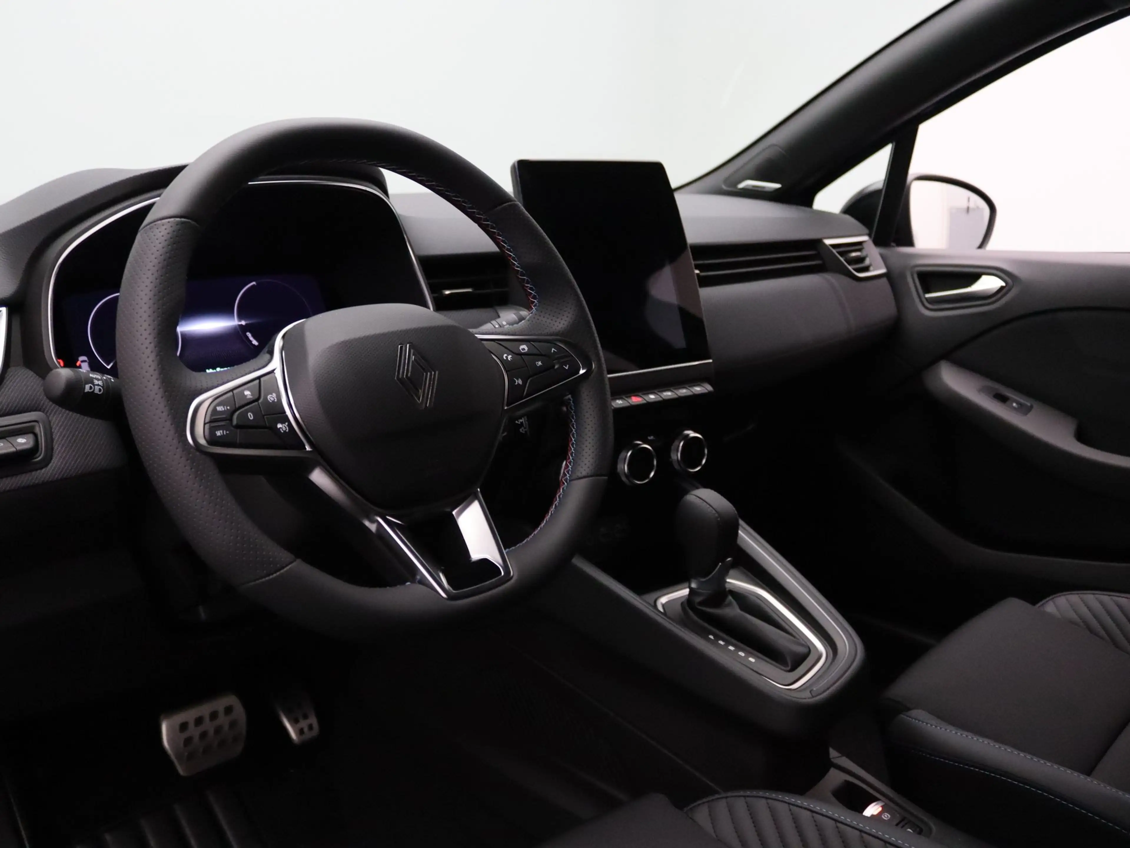 Renault Clio 145pk E-Tech Full Hybrid esprit Alpine Apple Carpl — photo 3