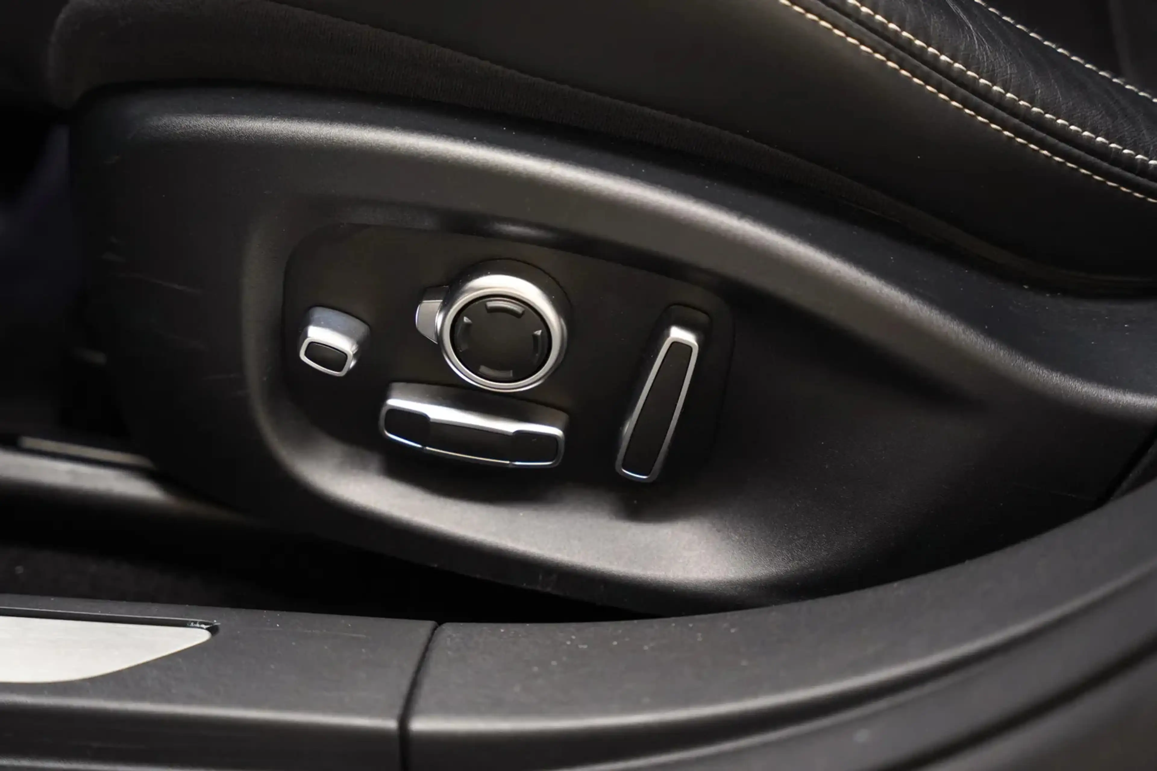 Jaguar I-Pace EV400 HSE 90 kWh [ Navi Apple/Android Pano Head-up — photo 7