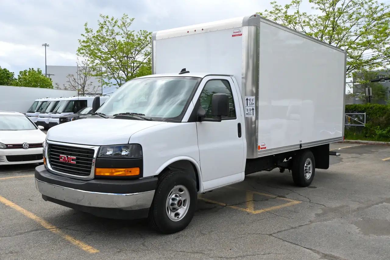 2025 GMC Savana 3500