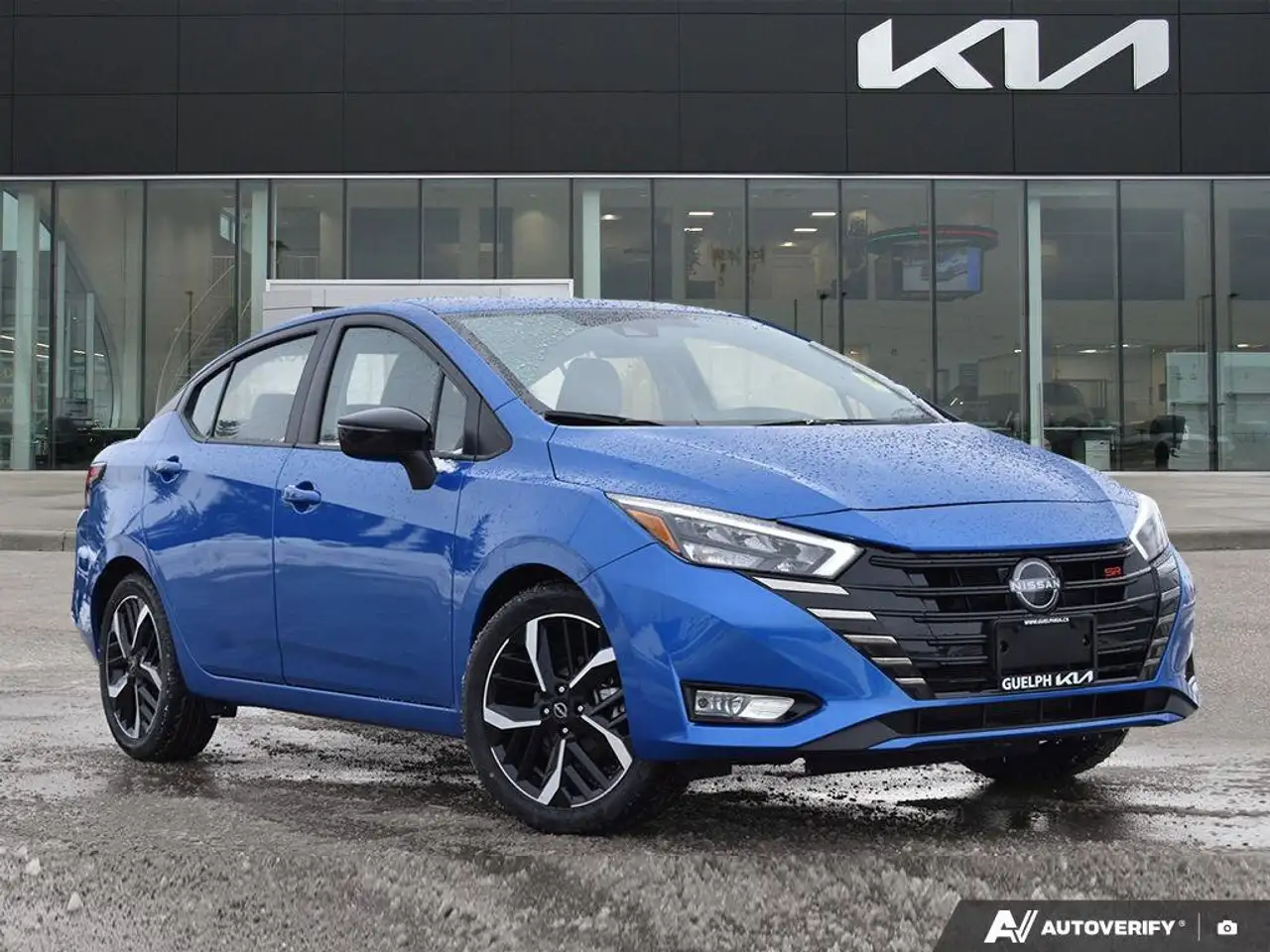 Nissan Versa снимка Nissan Versa