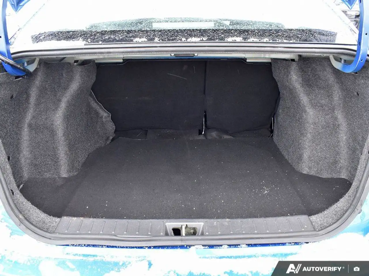 Nissan Versa снимка Nissan Versa