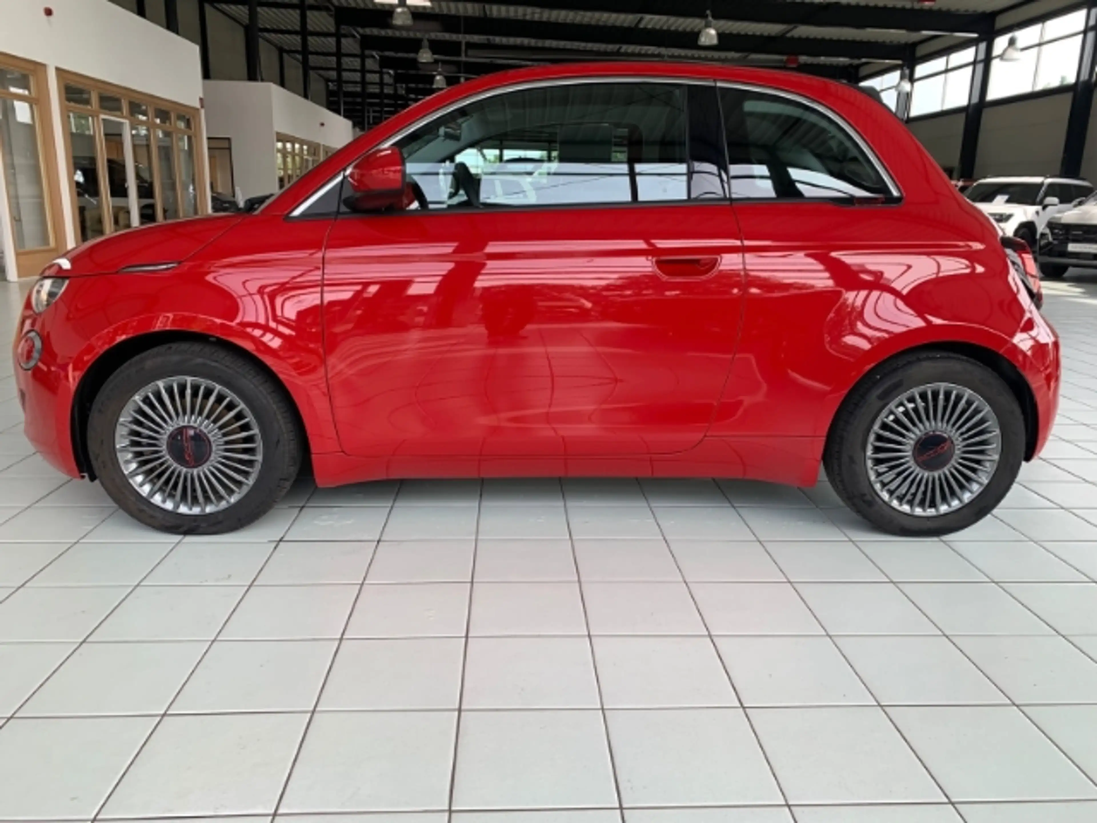 Fiat 500e Red Navi Digitales Cockpit Klimaautom DAB — photo 5