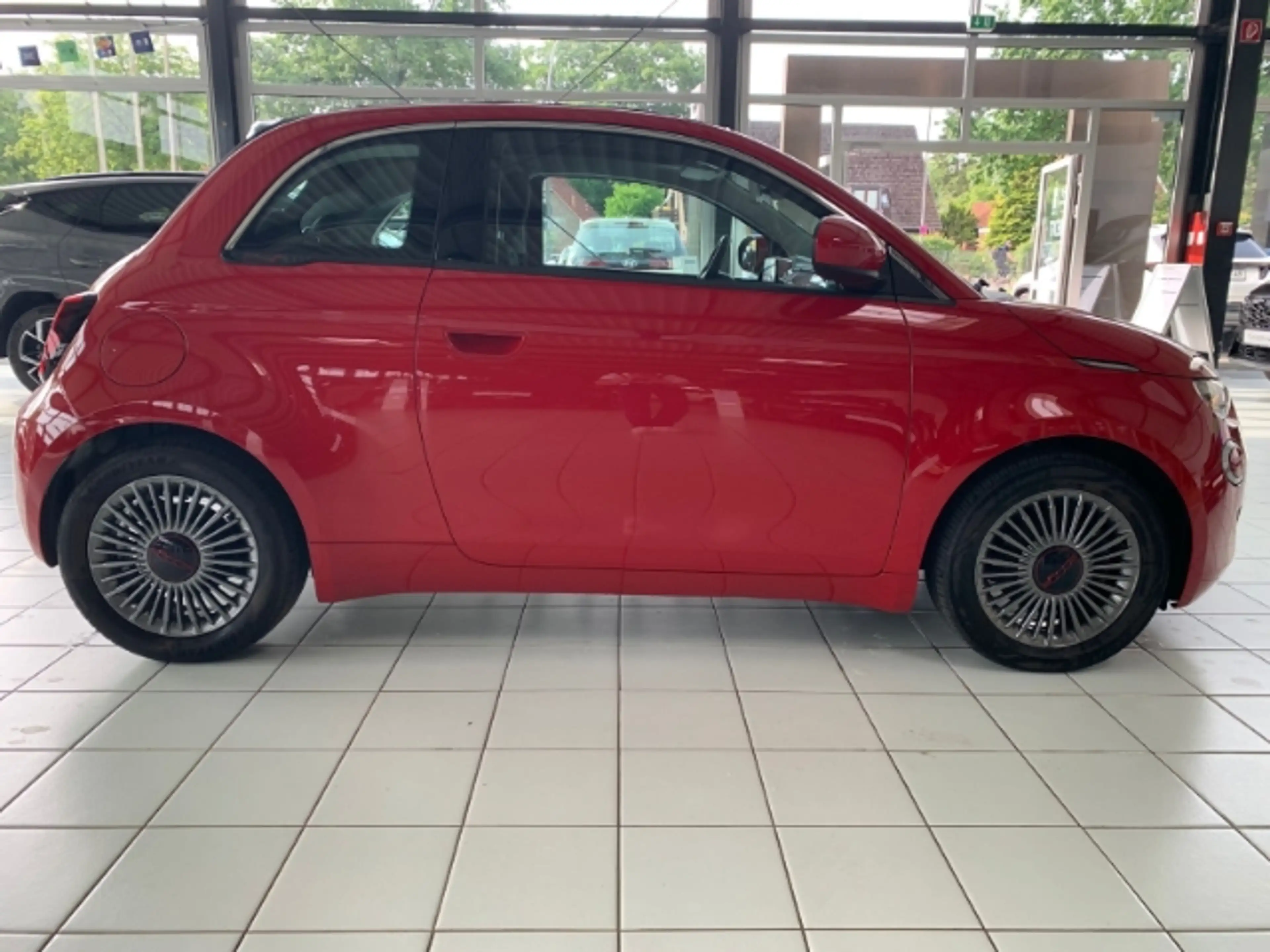 Fiat 500e Red Navi Digitales Cockpit Klimaautom DAB — photo 4