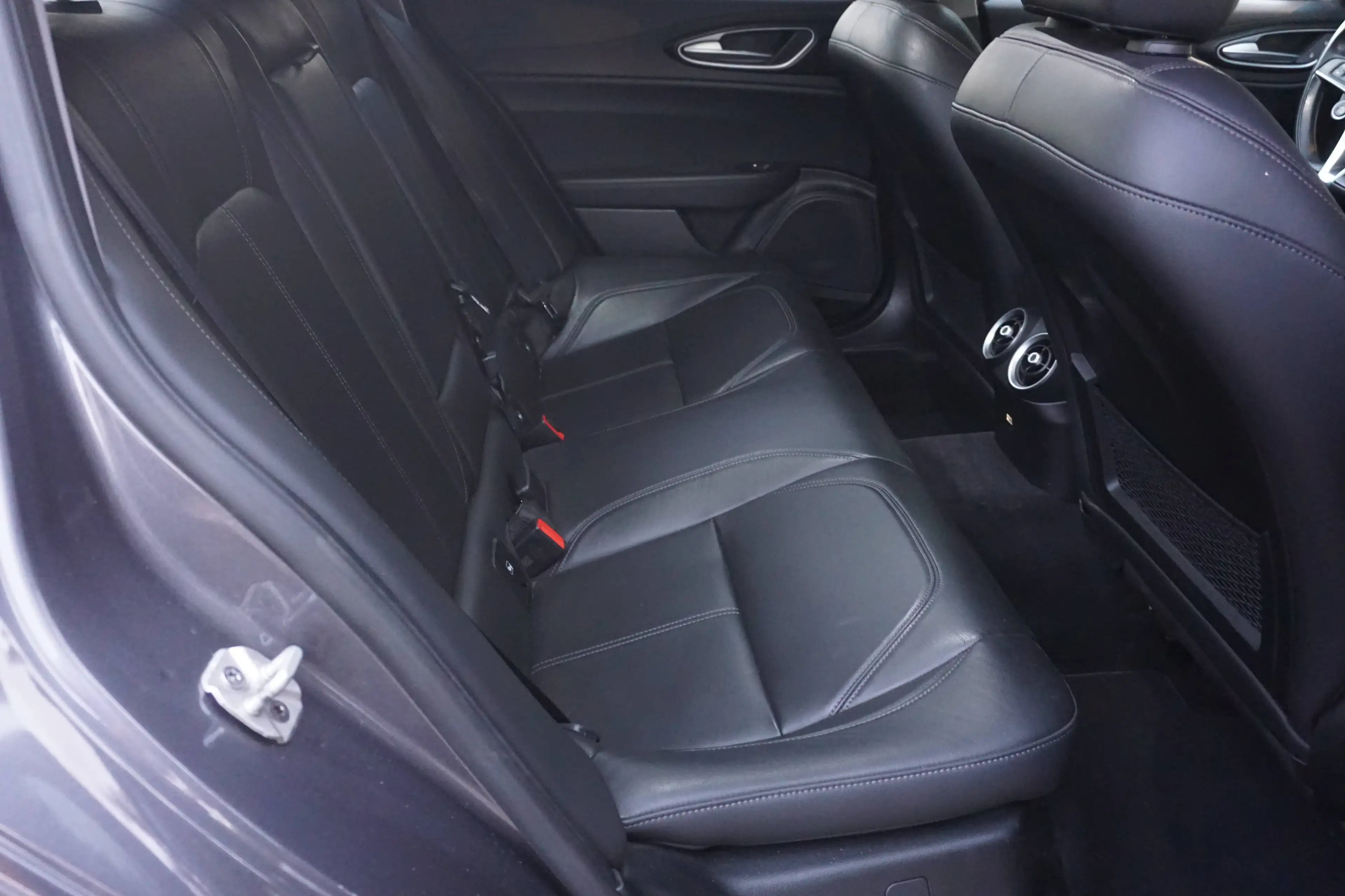 Alfa Romeo Giulia Giulia 2.2 JTDm Super Auto-Navi-Leder-PDC-Garantie — photo 10