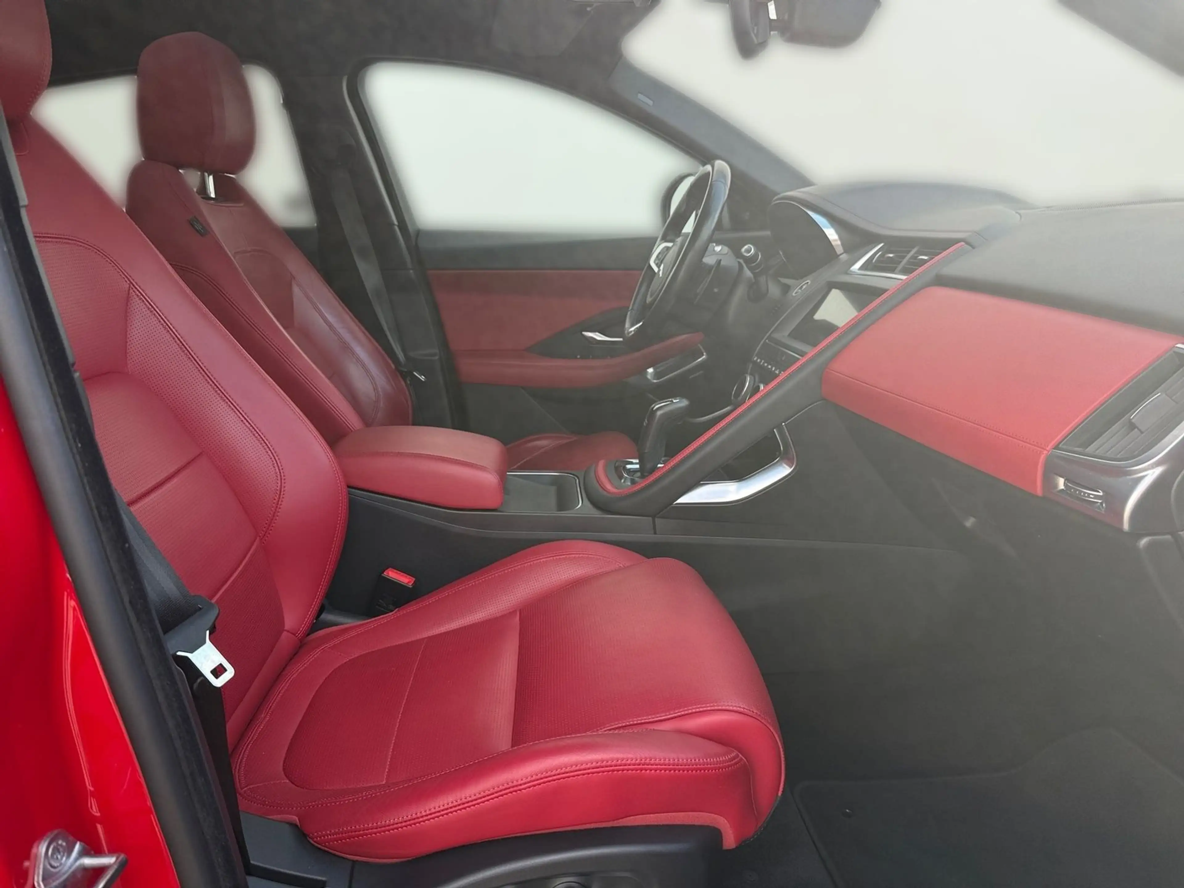 Jaguar E-Pace E-PACE 2.0 AWD — photo 15
