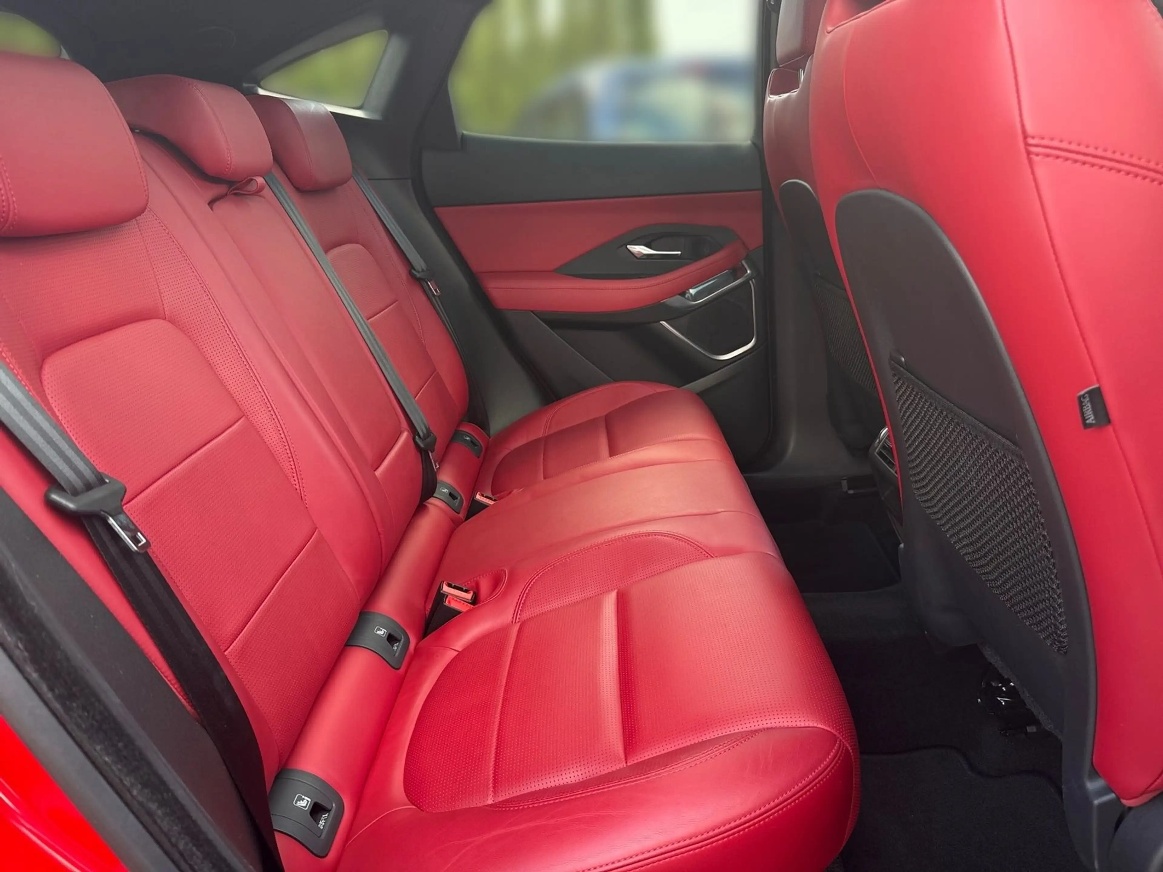 Jaguar E-Pace E-PACE 2.0 AWD — photo 13