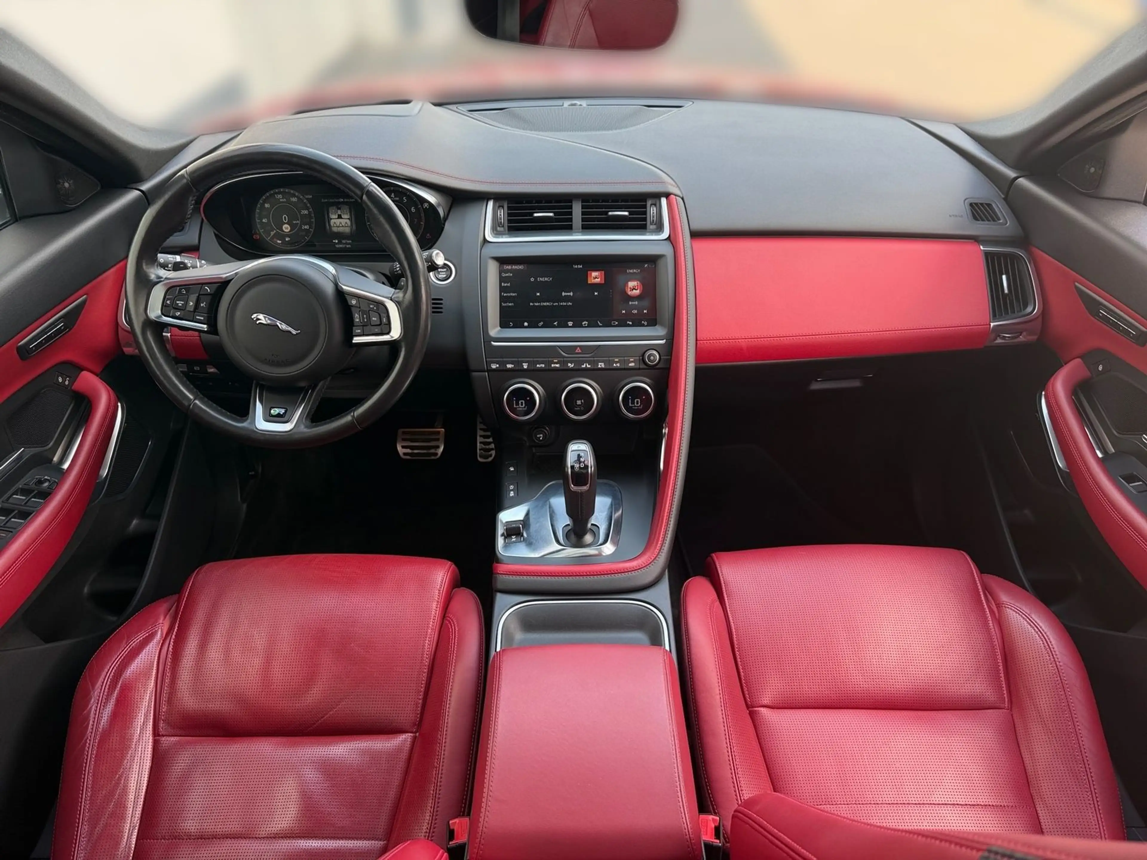 Jaguar E-Pace E-PACE 2.0 AWD — photo 12