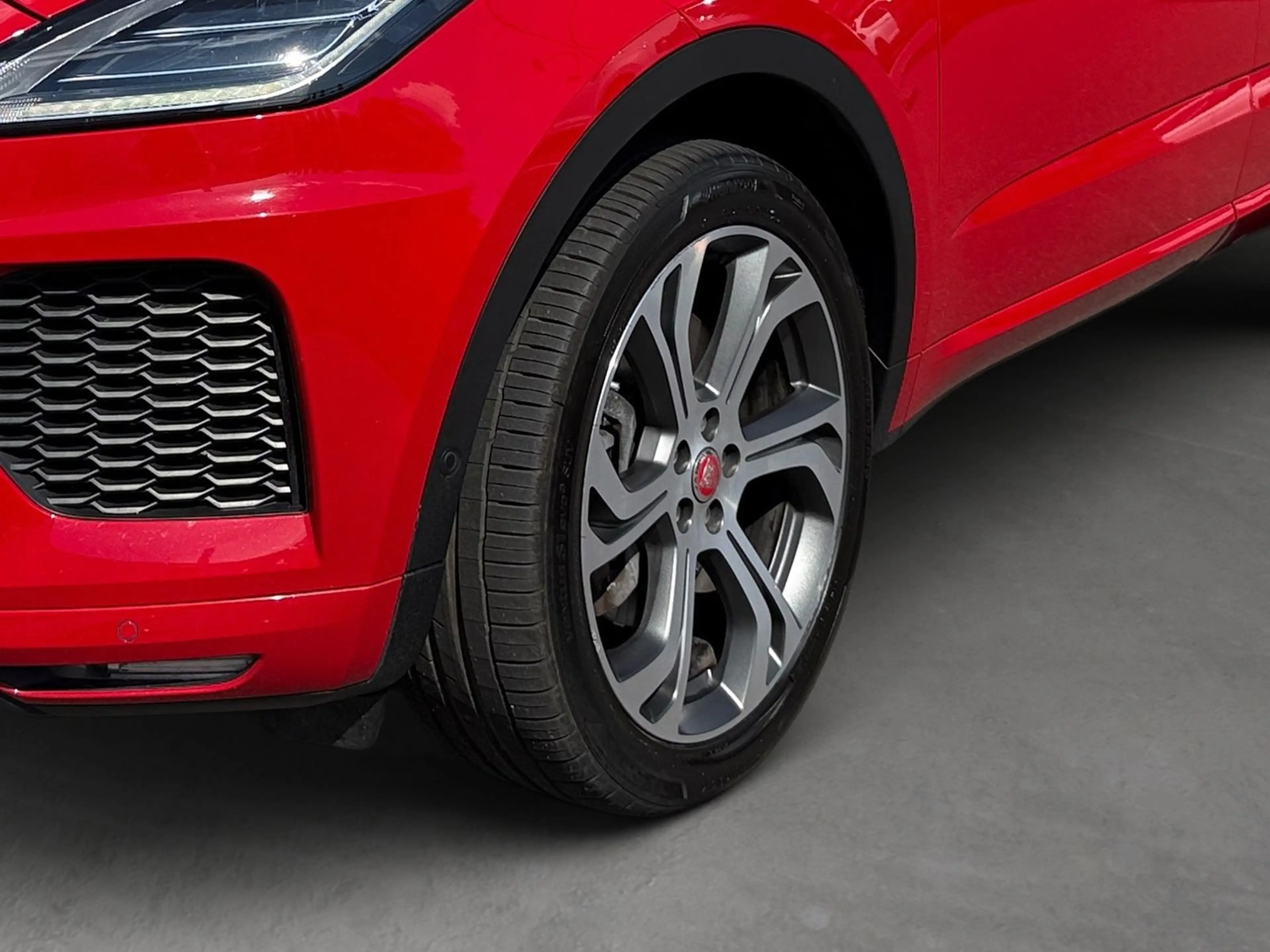 Jaguar E-Pace E-PACE 2.0 AWD — photo 8