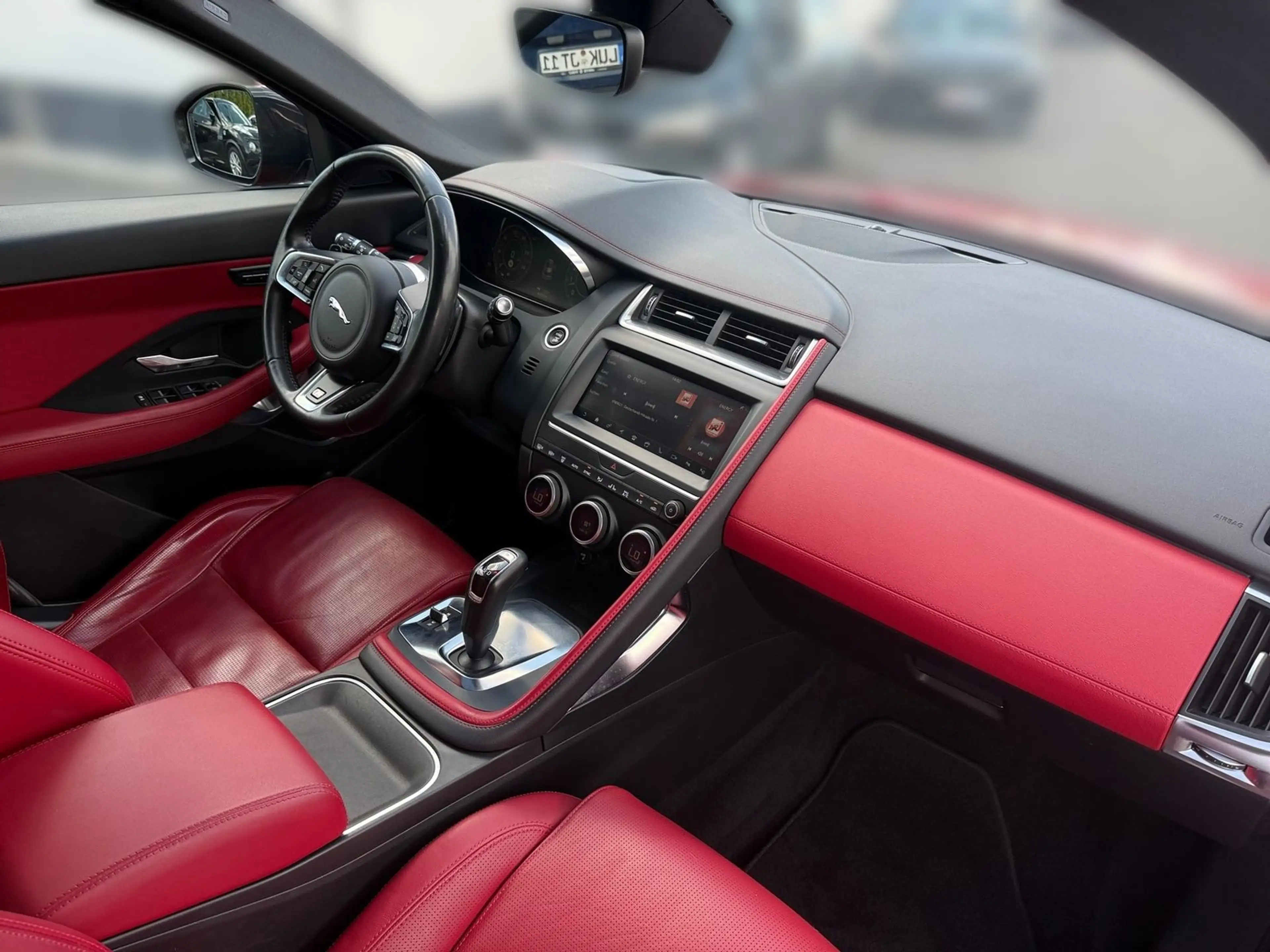 Jaguar E-Pace E-PACE 2.0 AWD — photo 14