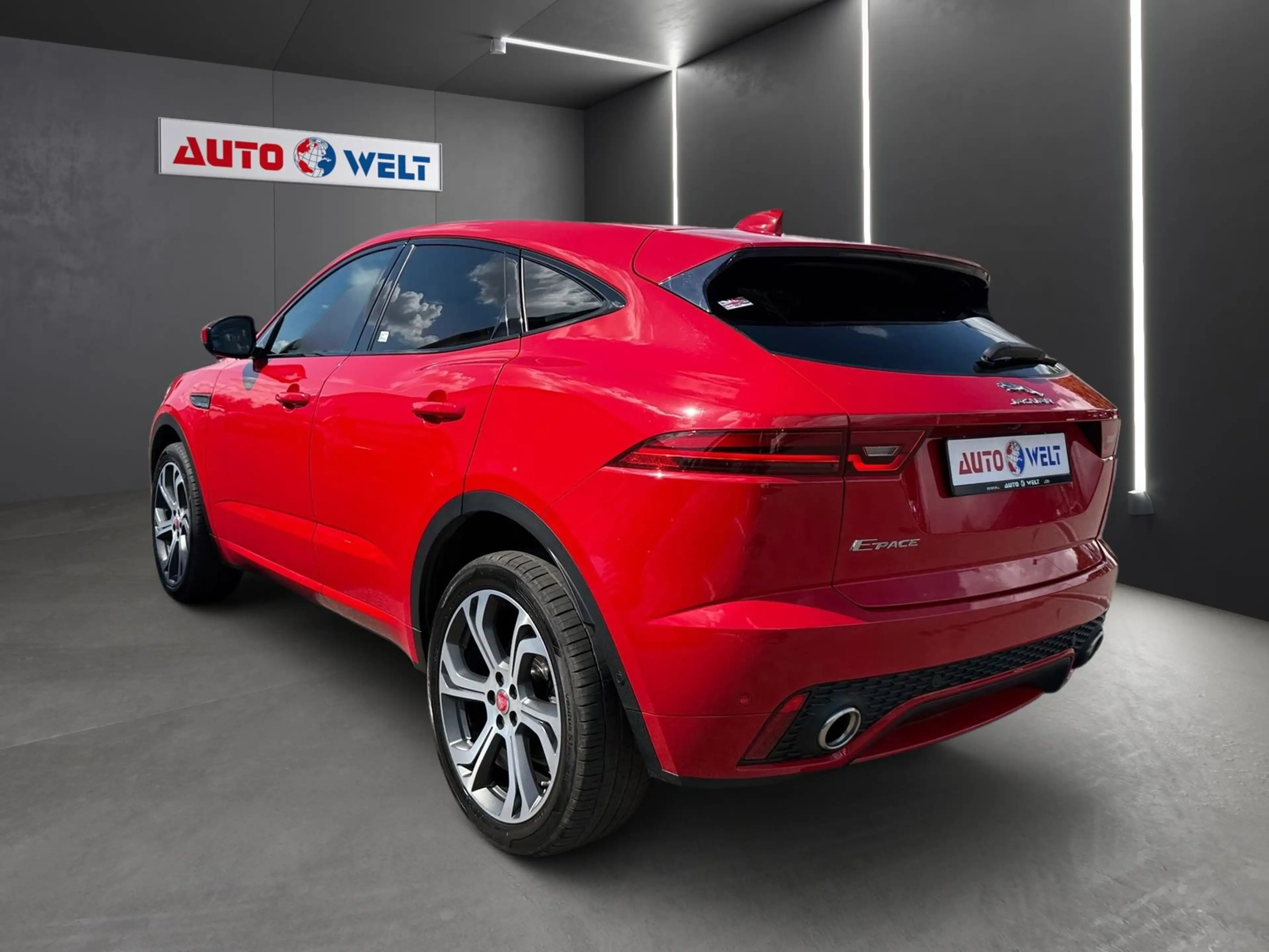 Jaguar E-Pace E-PACE 2.0 AWD — photo 5