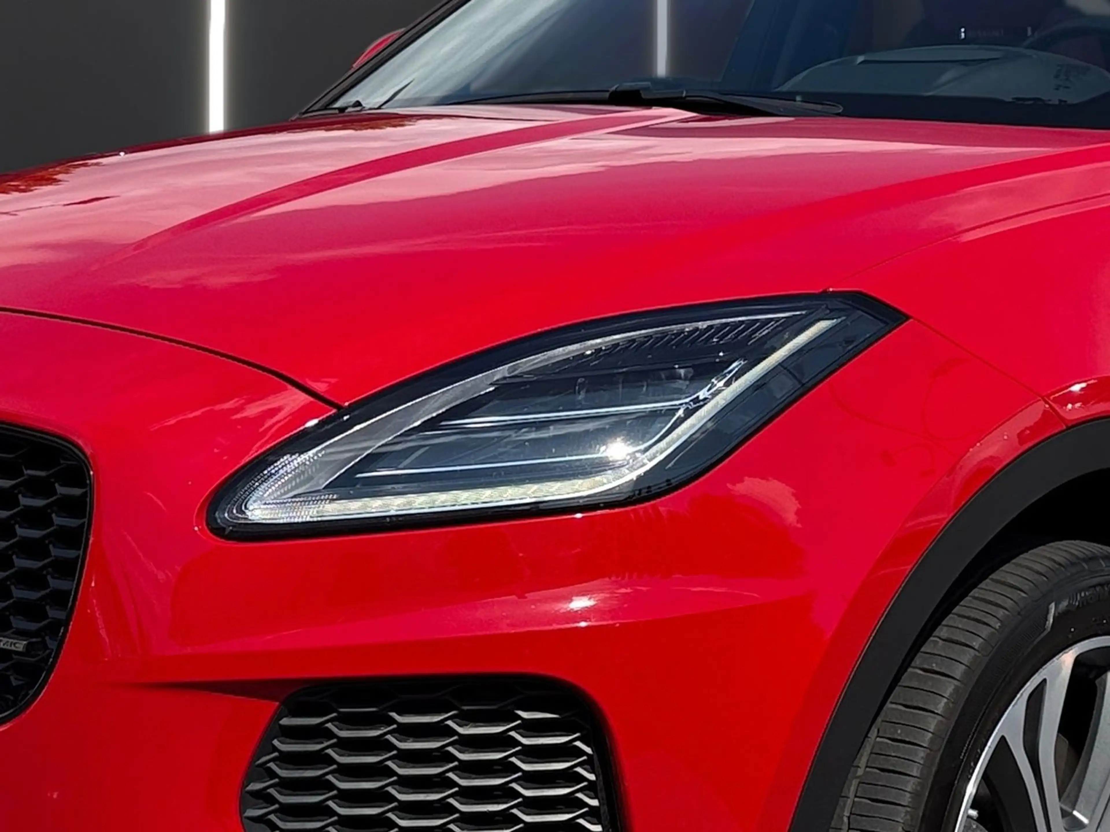 Jaguar E-Pace E-PACE 2.0 AWD — photo 7