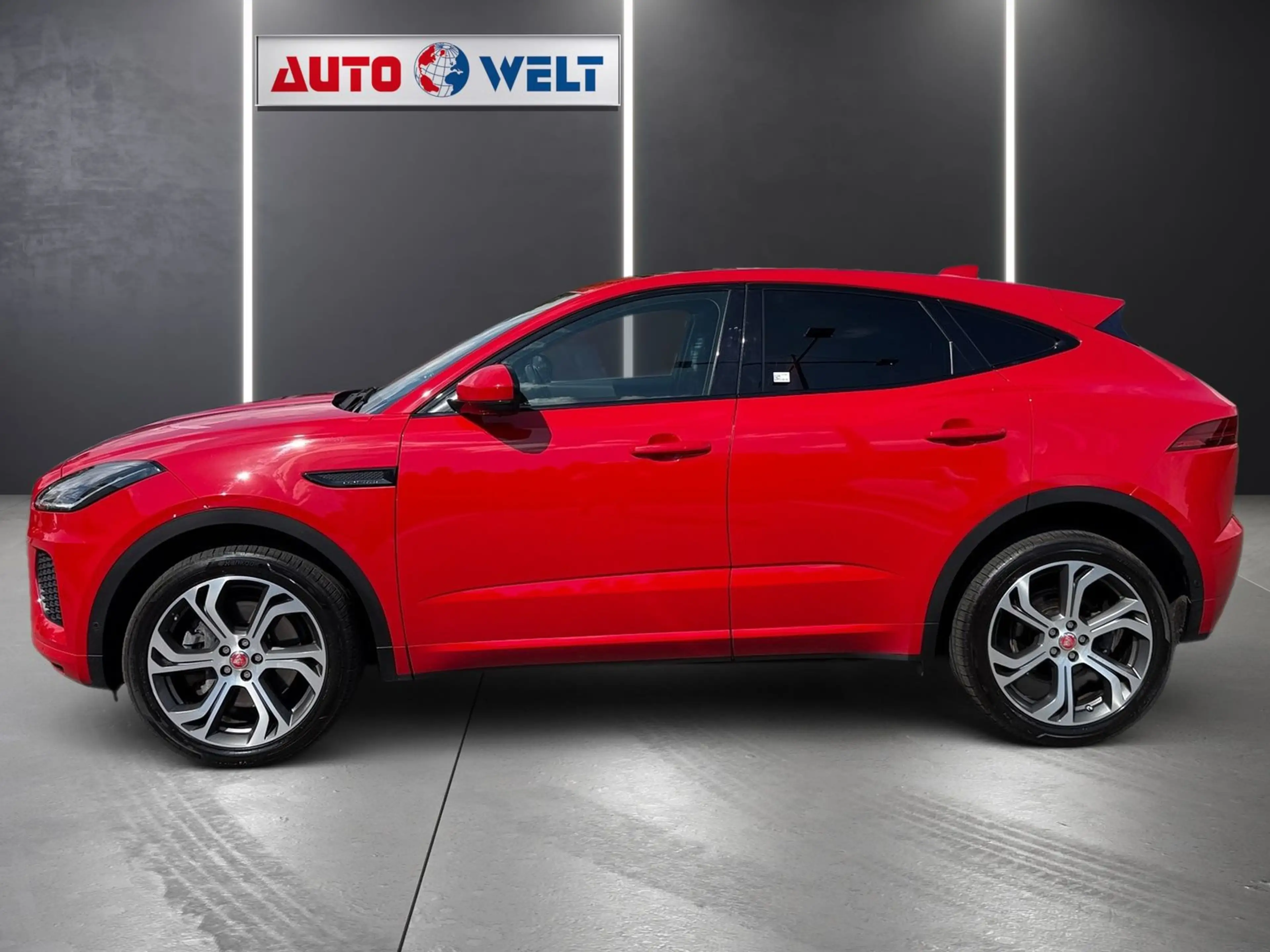 Jaguar E-Pace E-PACE 2.0 AWD — photo 6