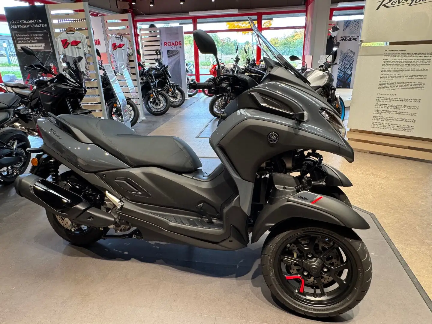 Yamaha TriCity 300 Mod. 25 Gris - 1