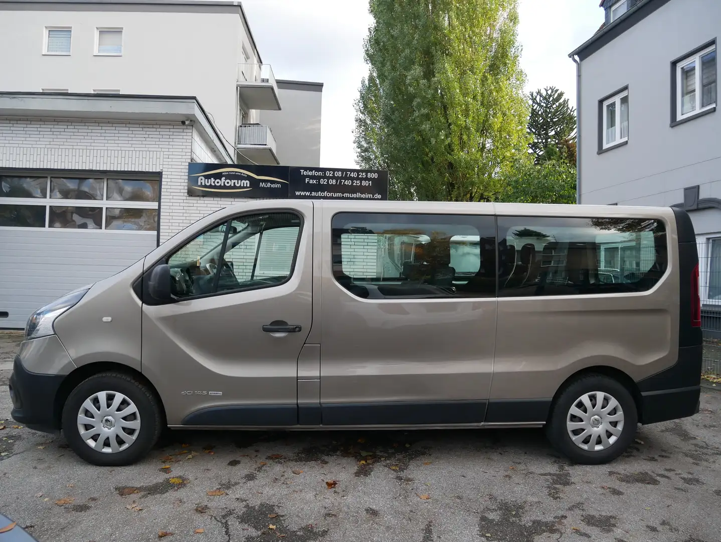 Renault Trafic L2H1 2,9t (8/9 Sitze) Expression 8Sitz KeyGo Navi Bronze - 2