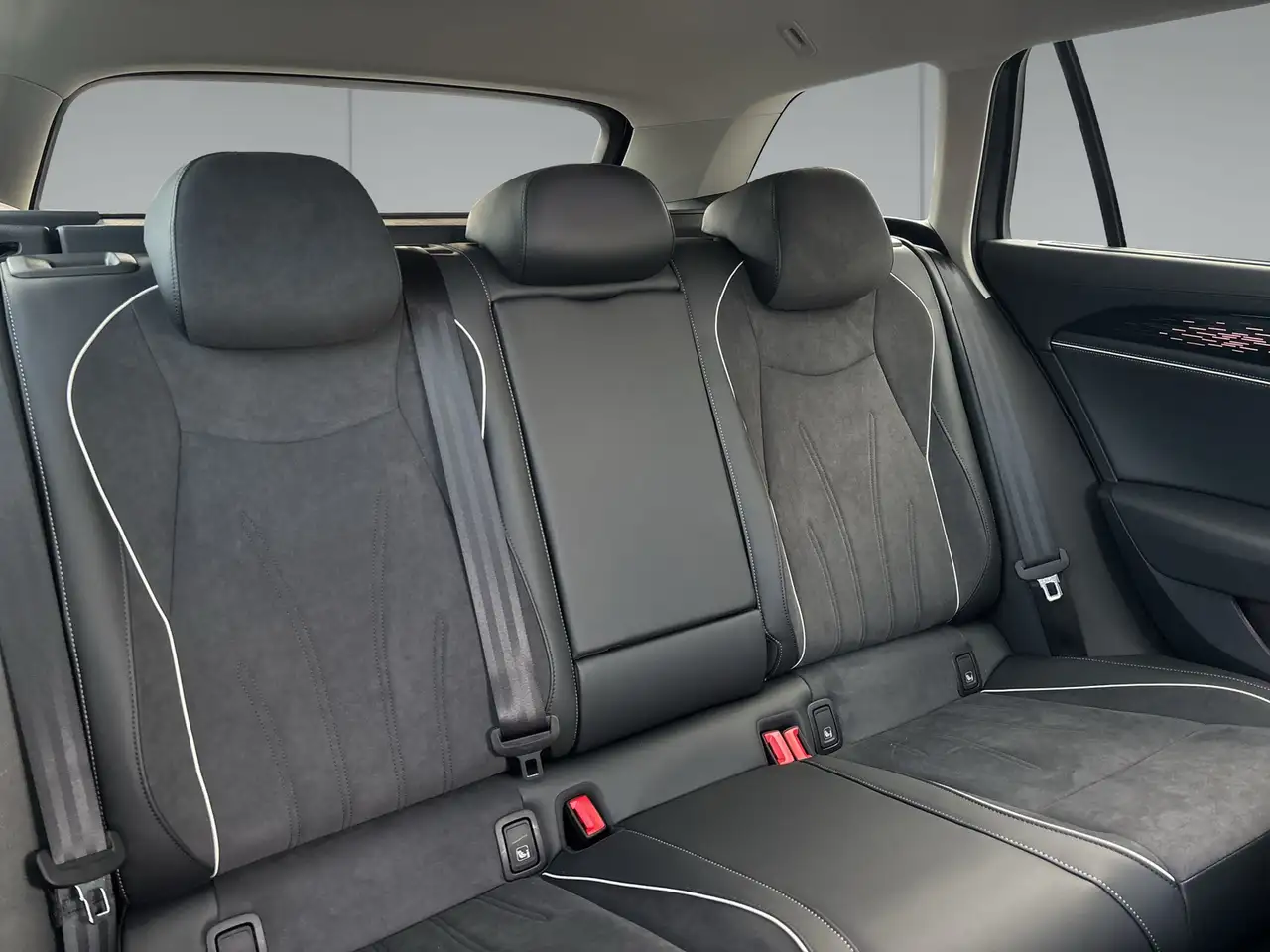 Volkswagen Passat Variant Elegance 2.0 TDI DSG AHK 18" IQ.Light EasyOpen 4